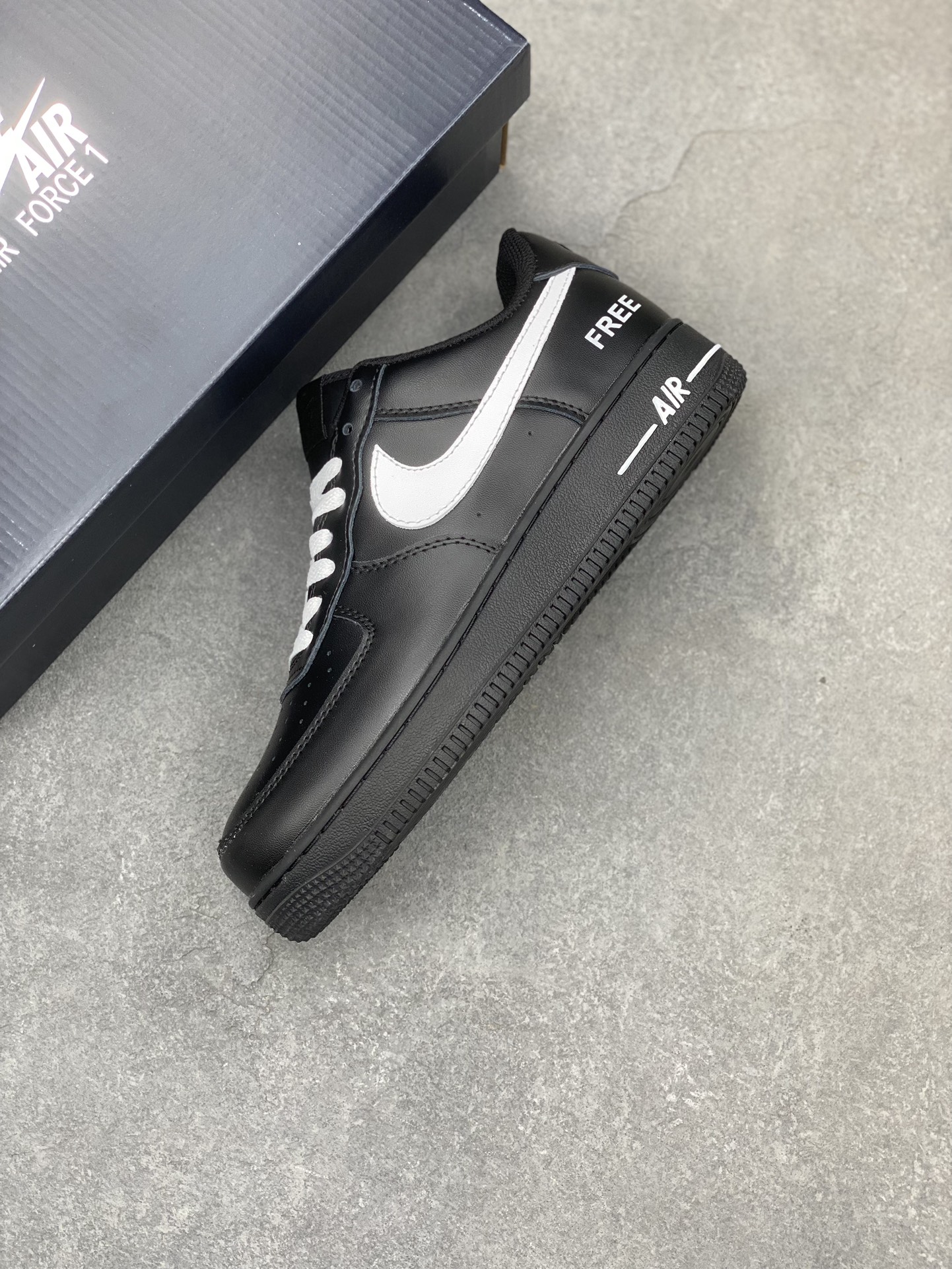 Nike Air Force 1 '07 Low Black & White Casual Sneakers CW2288-001 7 i1703540982 3236 0