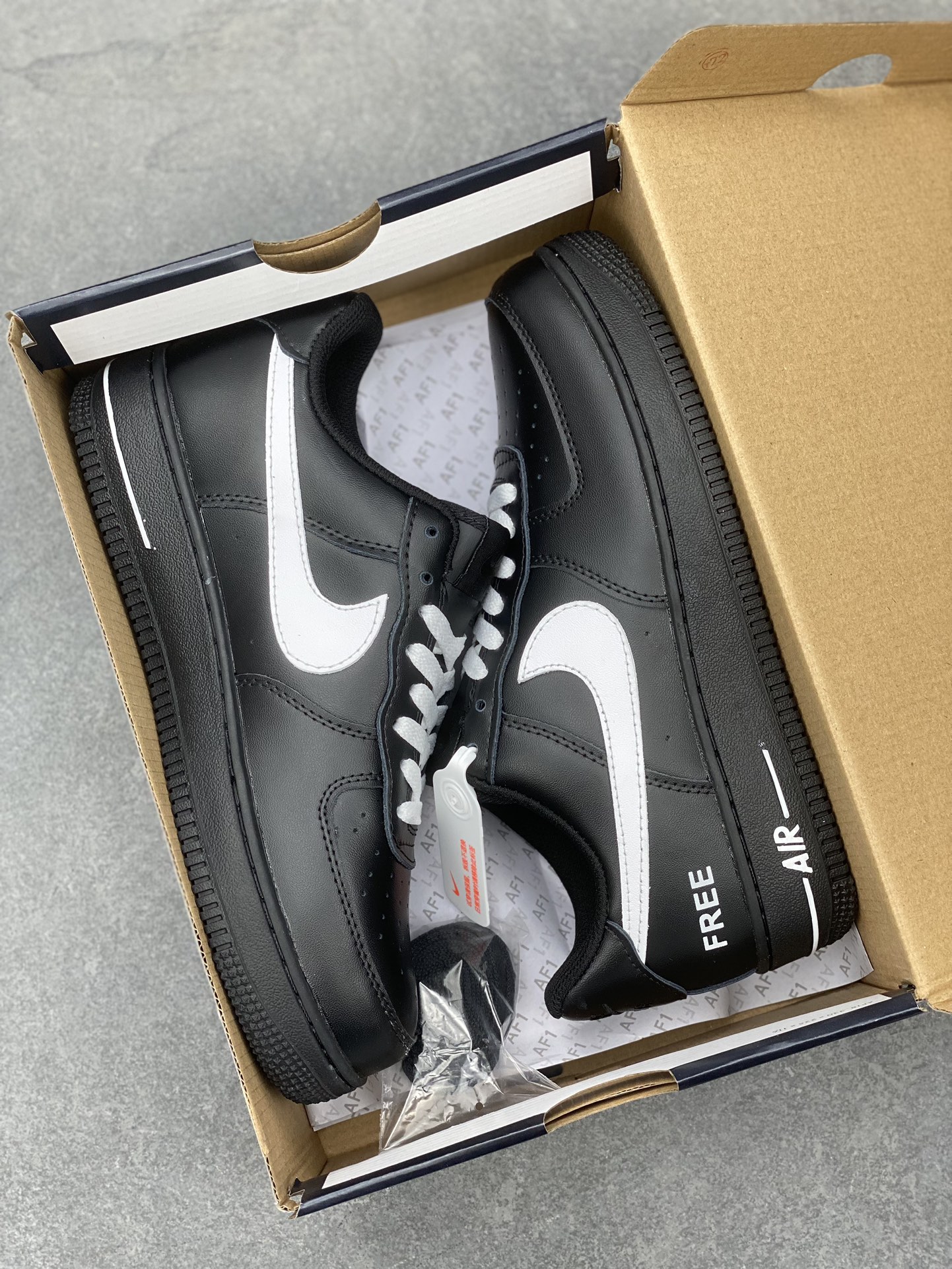 Nike Air Force 1 '07 Low Black & White Casual Sneakers CW2288-001 9 i1703540982 3892 0