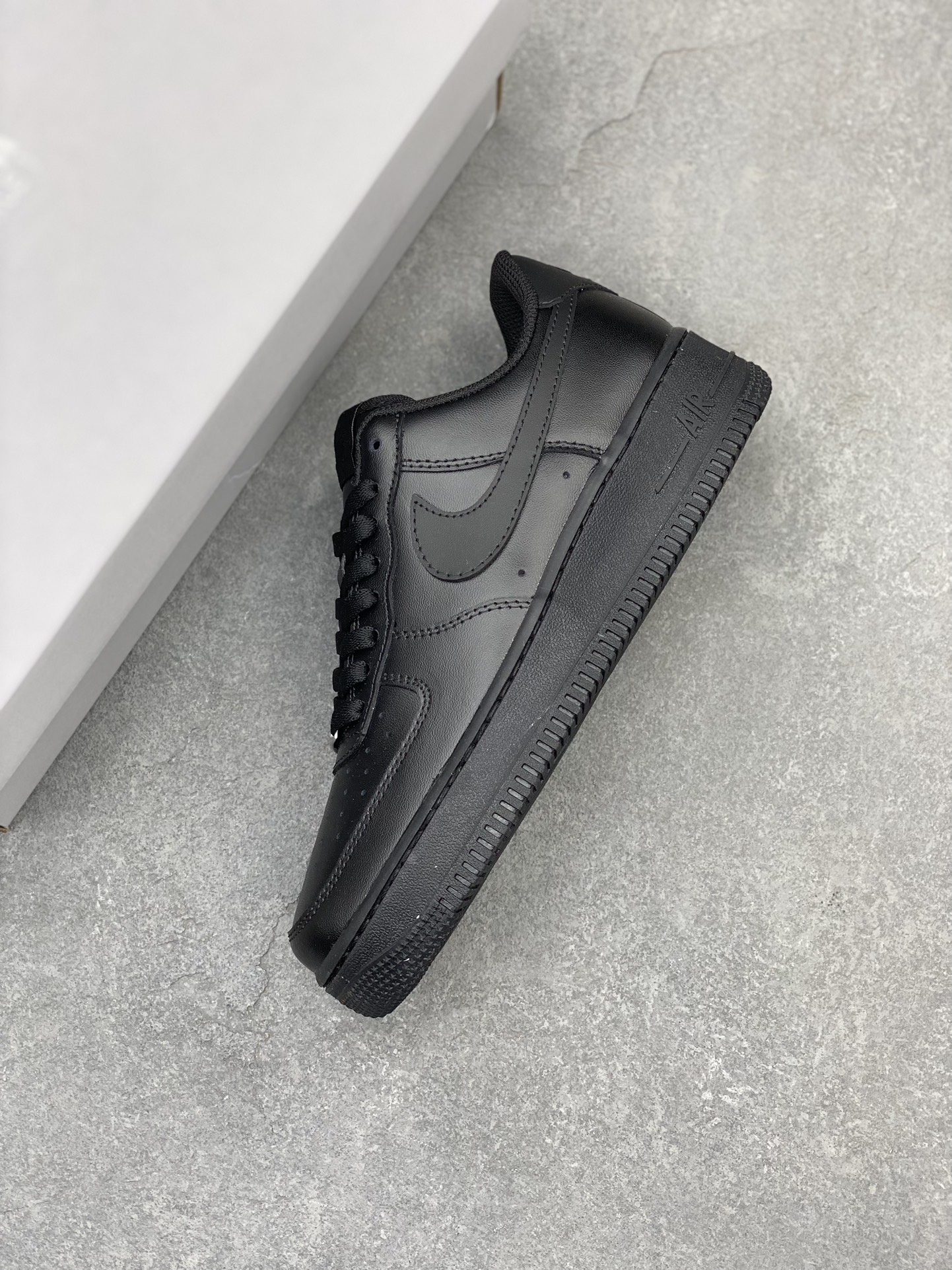Nike Air Force 1 Low 'Black' - Timeless Style and Ultimate Comfort 8 i1703889069 4755 0