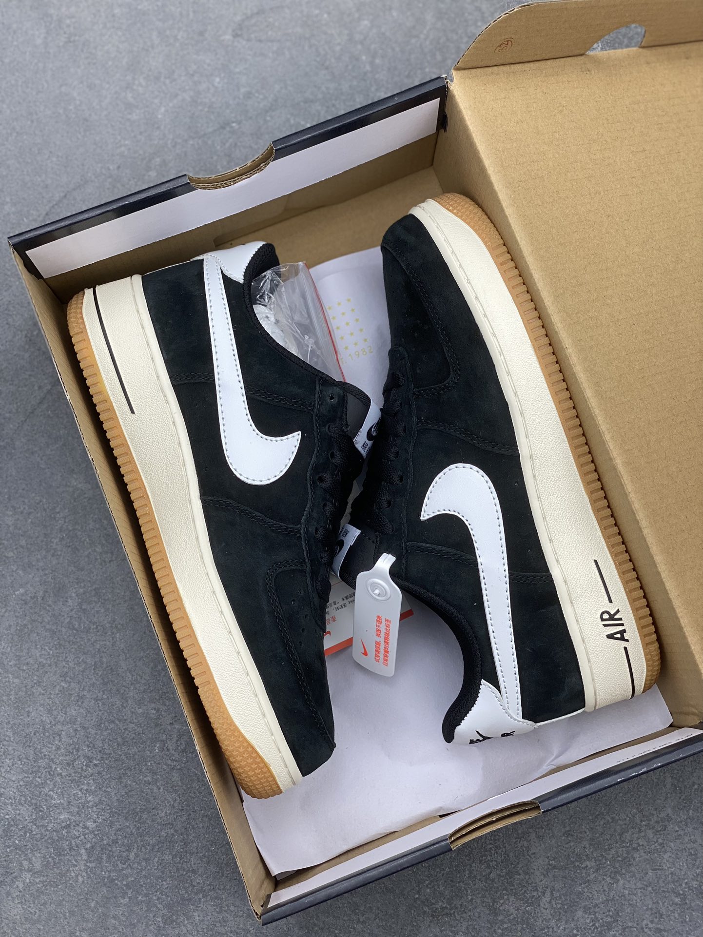 Nike Air Force 1 Low Black/White Suede Casual Sneakers AV0383-232 10 i1704317227 7500 8