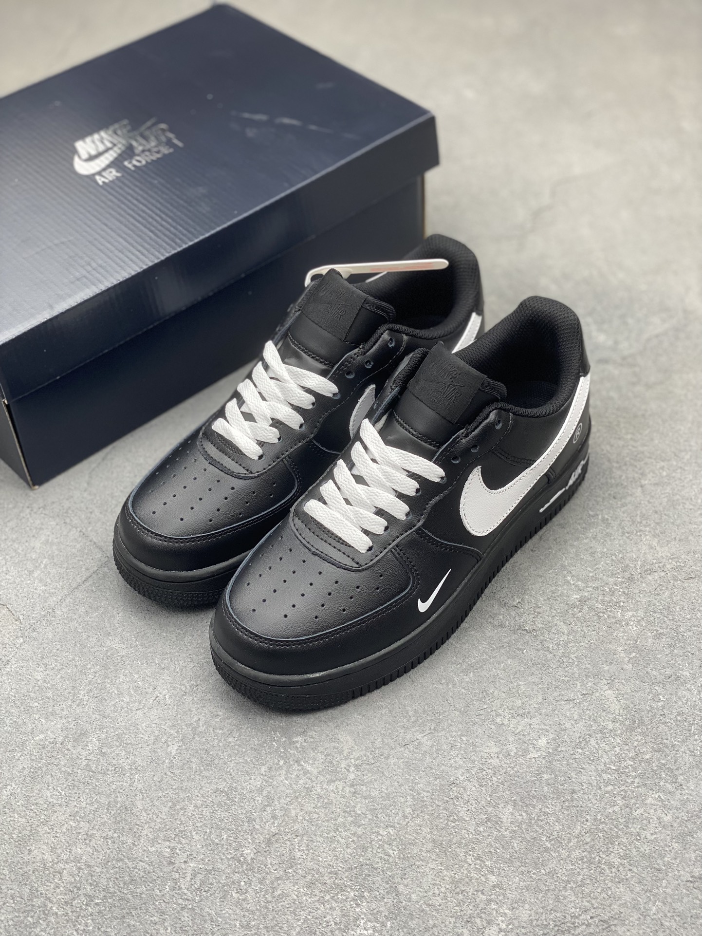 Nike Air Force 1 '07 Low Black White Custom Casual Sneakers CW2288-002 9 i1704489141 8595 0