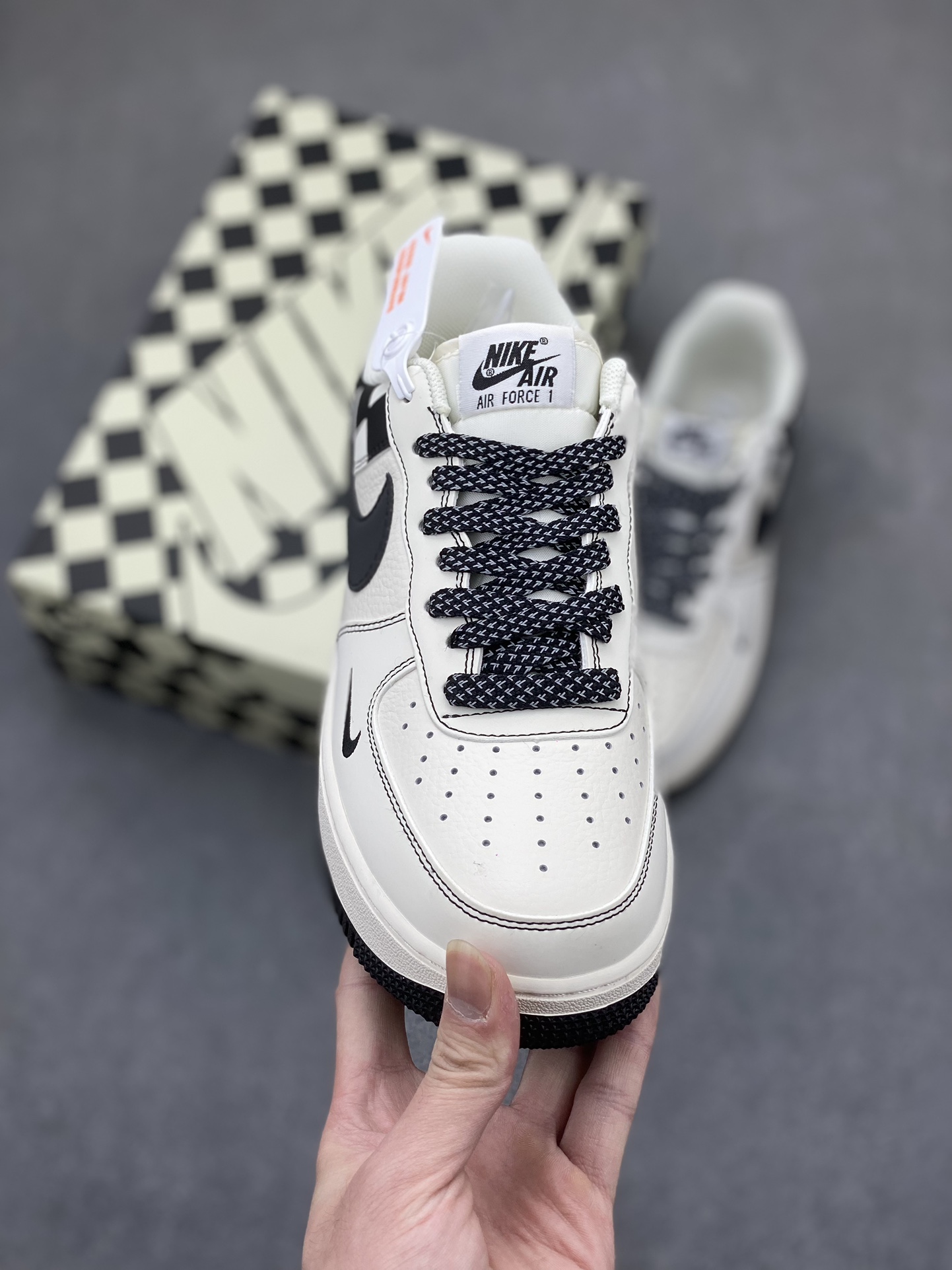 Nike Air Force 1 Low '07 'Checkerboard' Casual Sneakers 3 i1704907600 8981 4