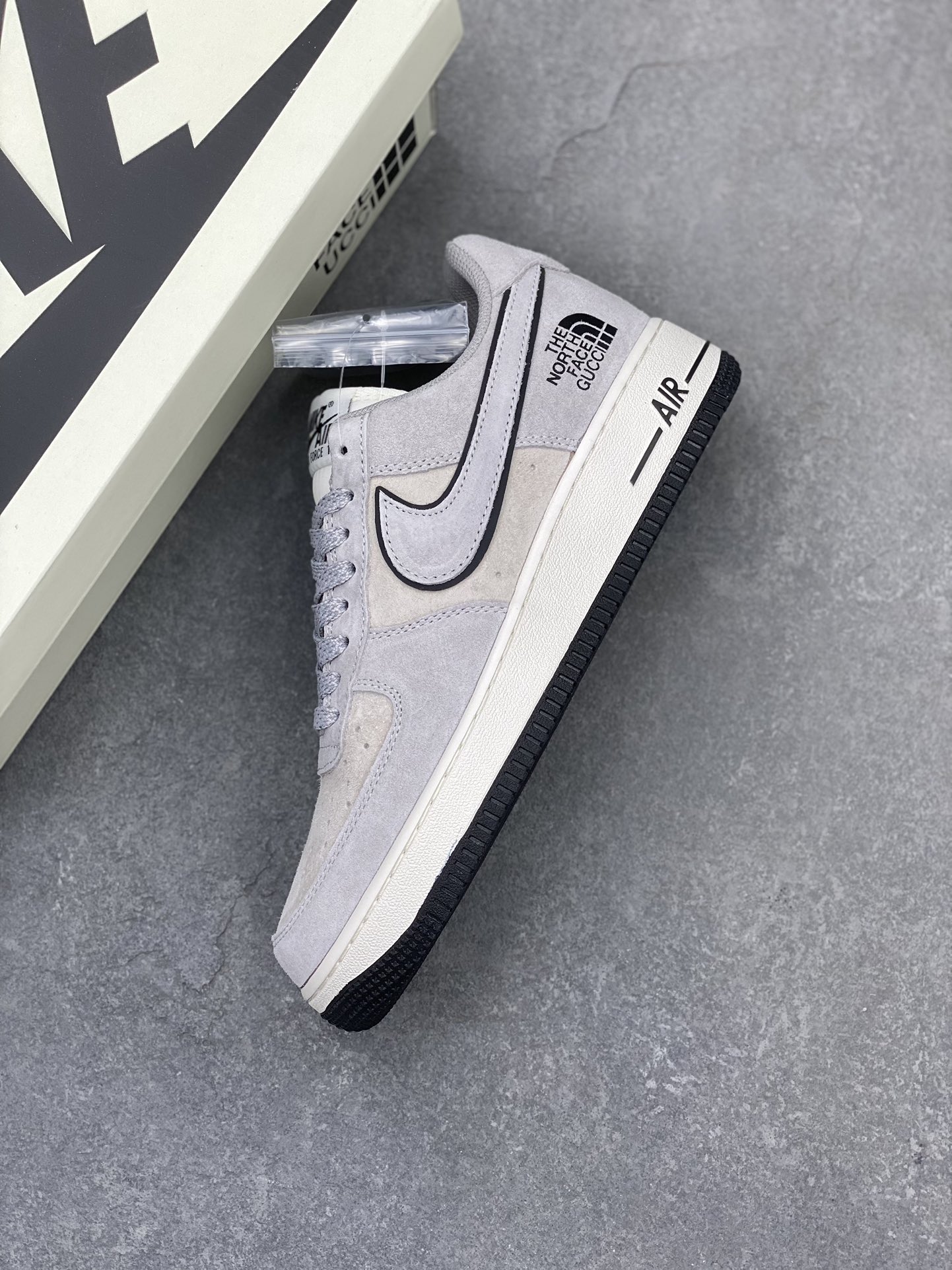 Nike Air Force 1 '07 Low The North Face Collab Sneakers - Gray/Black 8 i1704999551 1427 5