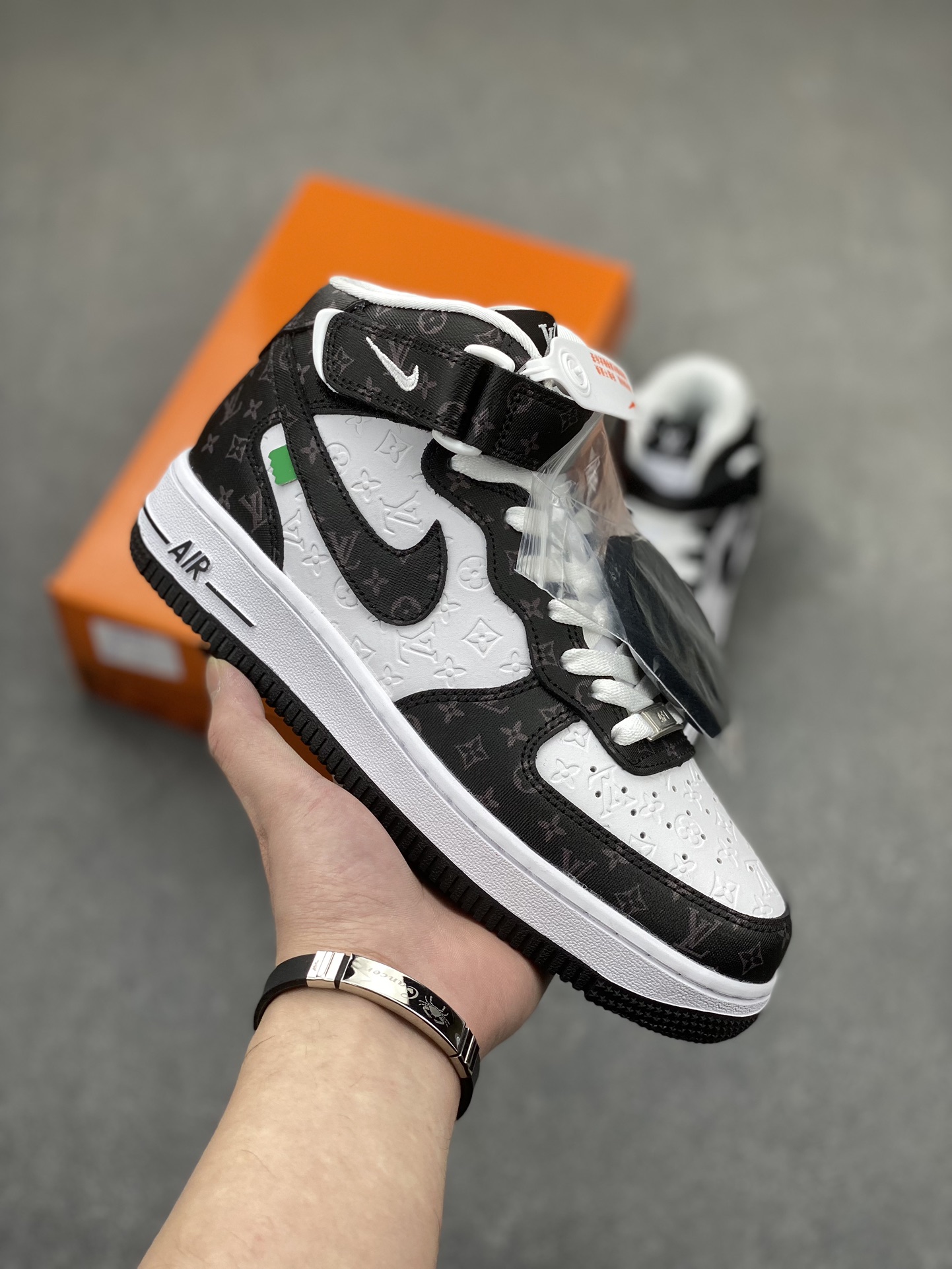 Nike Air Force 1 '07 Low Louis Vuitton White Black Print Sneakers 2 i1705087120 8389 4