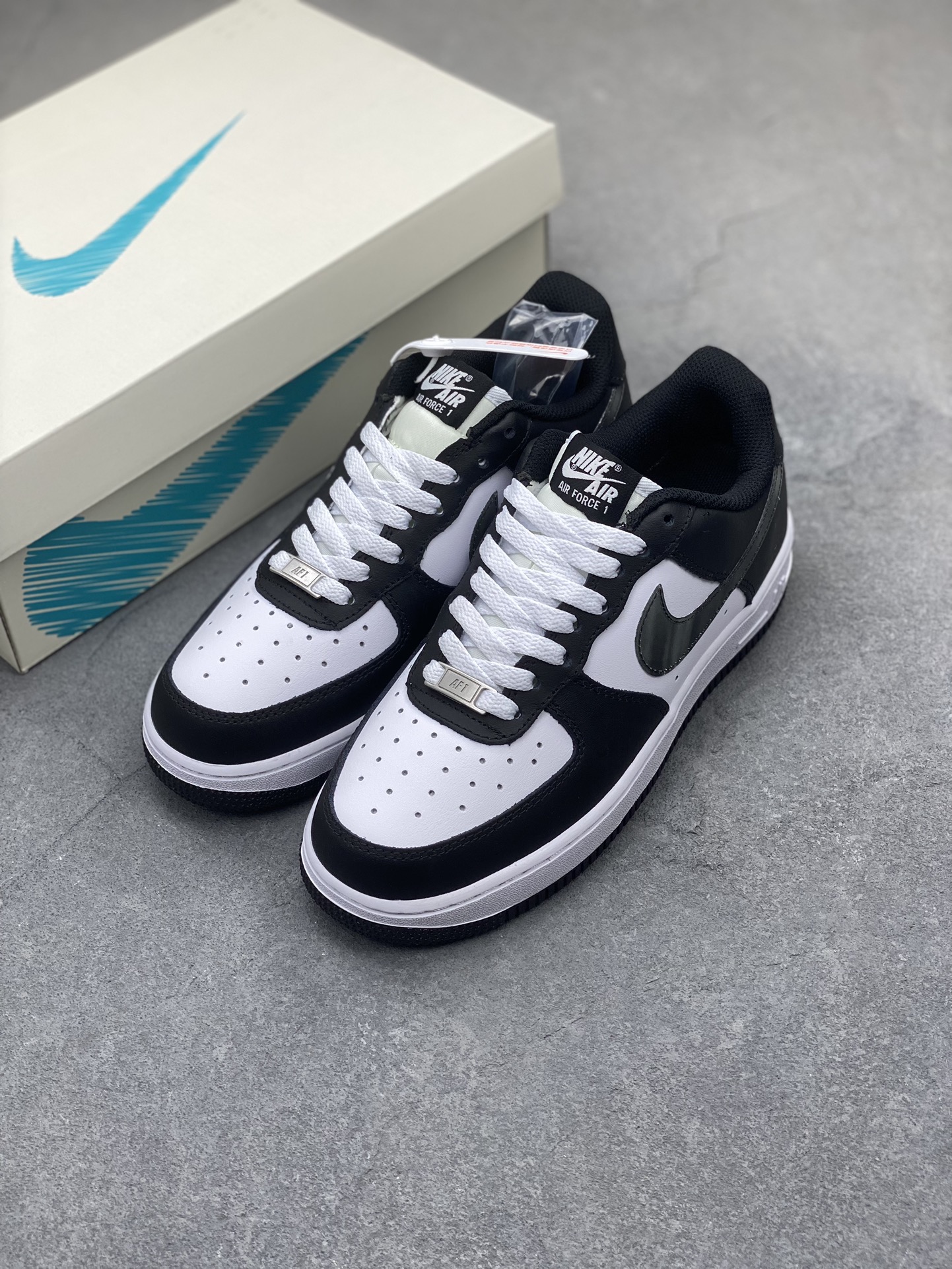 Nike Air Force 1 '07 Low White Black - Iconic Style, Modern Comfort 9 i1705967619 4012 0