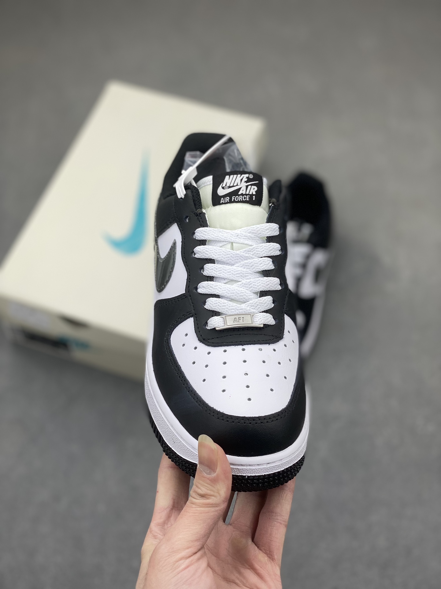 Nike Air Force 1 '07 Low White Black - Iconic Style, Modern Comfort 3 i1705967619 6771 0