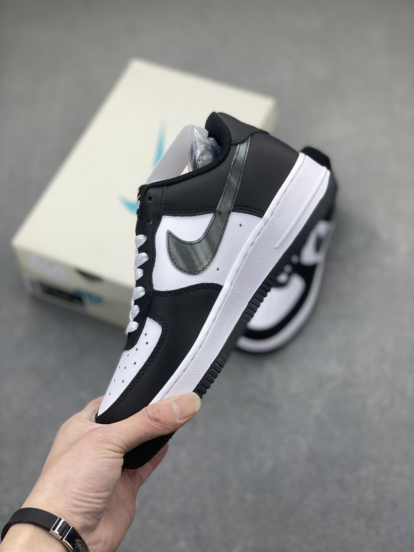 Nike Air Force 1 '07 Low White Black - Iconic Style, Modern Comfort 4 i1705967619 6960 0