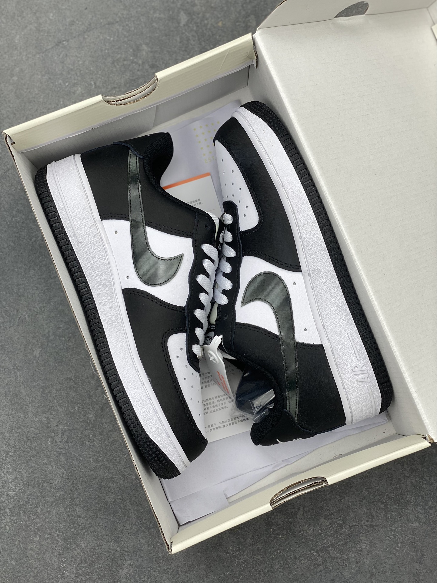 Nike Air Force 1 '07 Low White Black - Iconic Style, Modern Comfort 10 i1705967619 779 0