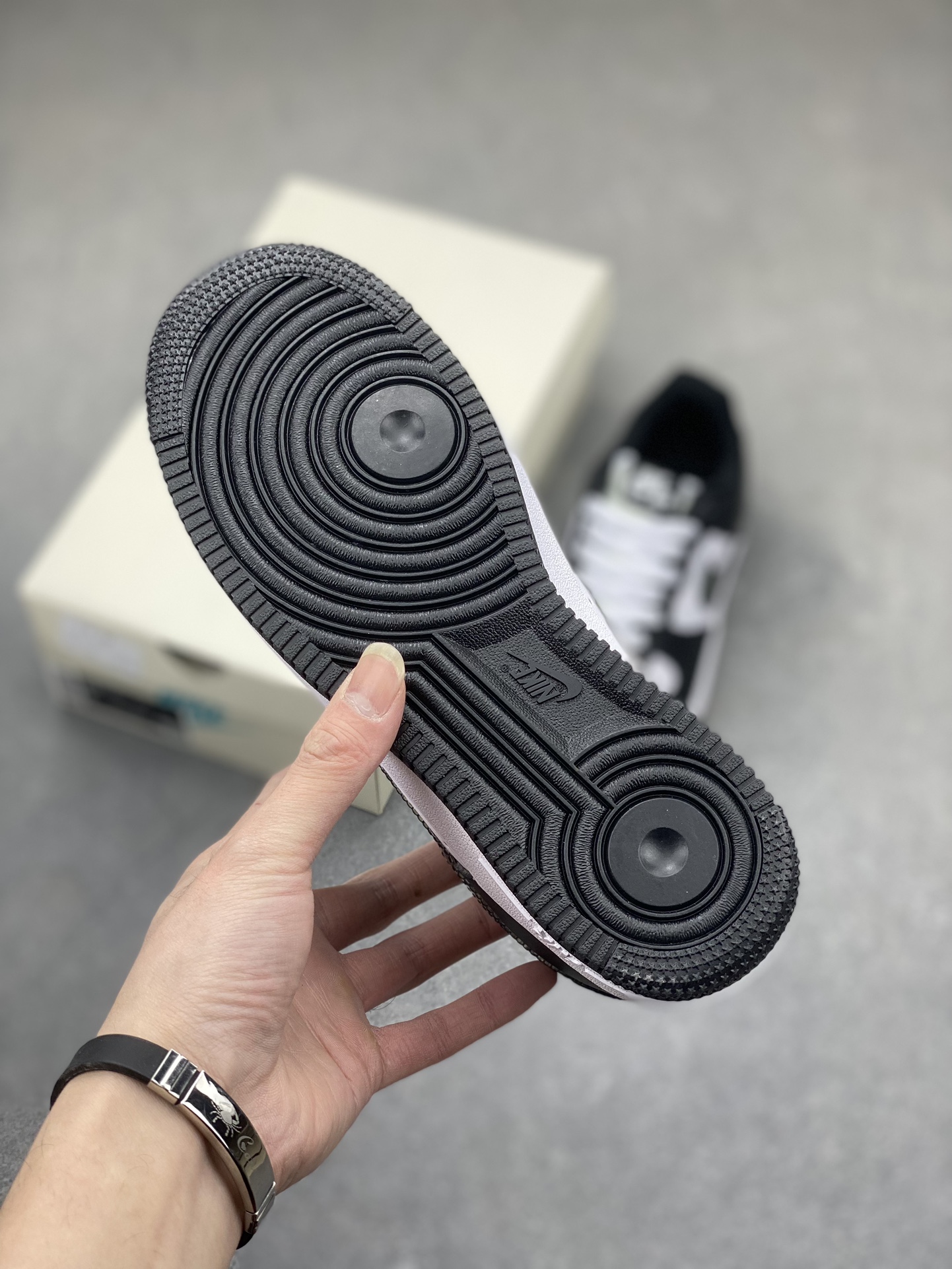 Nike Air Force 1 '07 Low White Black - Iconic Style, Modern Comfort 7 i1705967619 8349 0