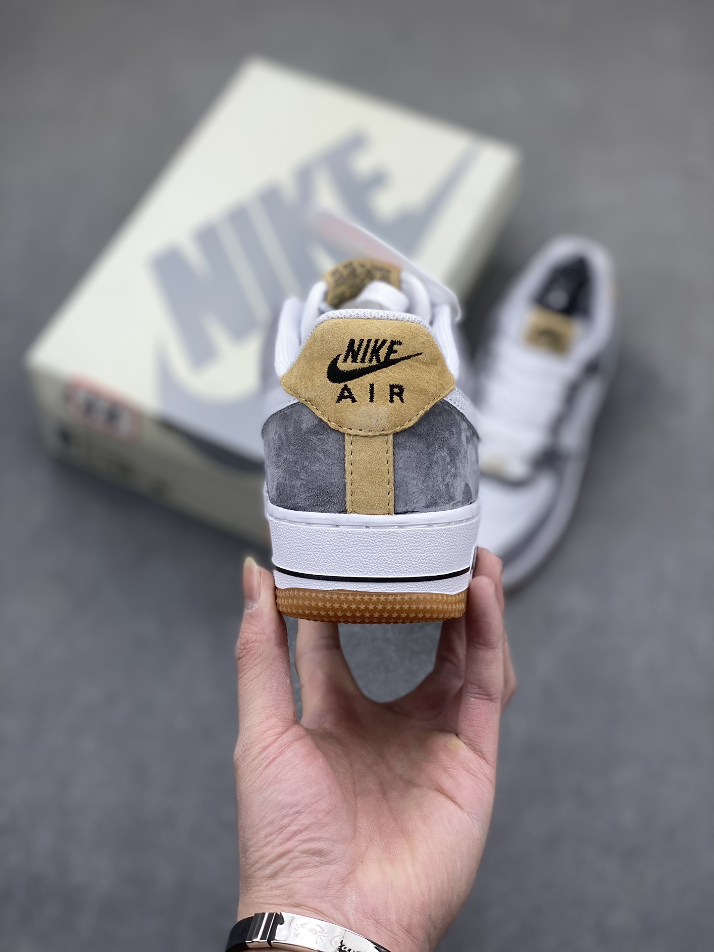 Nike Air Force 1 Low '07 Grey Yellow Suede Sneakers 5 i1706127749 3088 0
