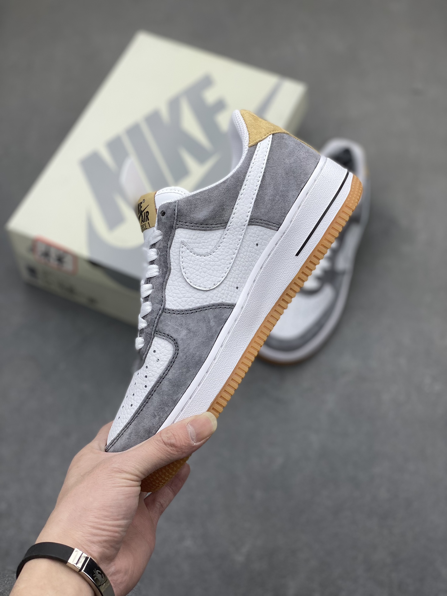 Nike Air Force 1 Low '07 Grey Yellow Suede Sneakers 4 i1706127749 3754 0