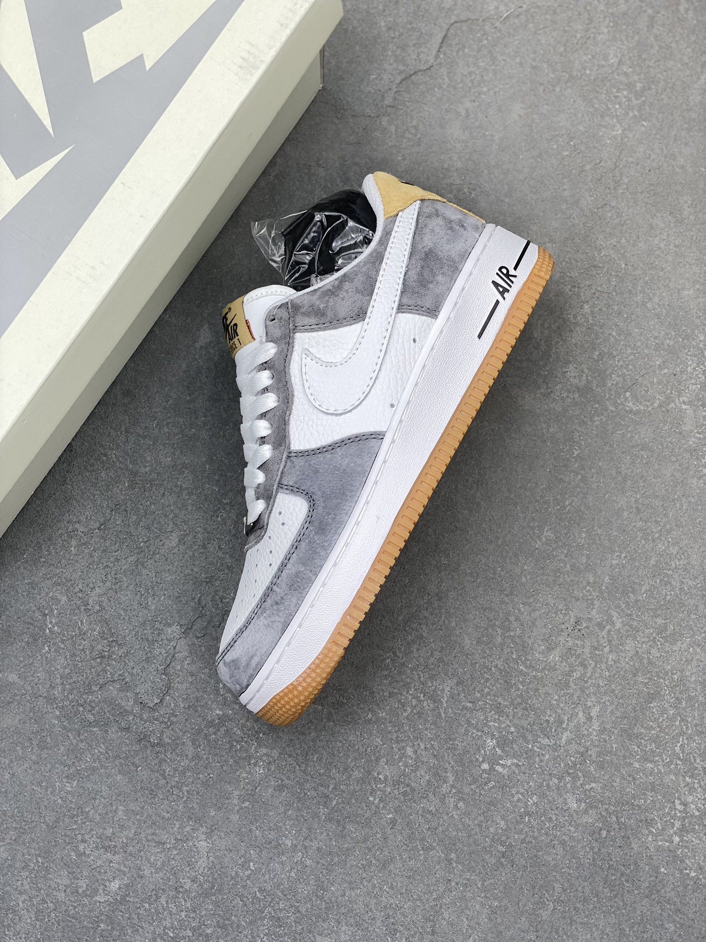 Nike Air Force 1 Low '07 Grey Yellow Suede Sneakers 8 i1706127749 8715 0