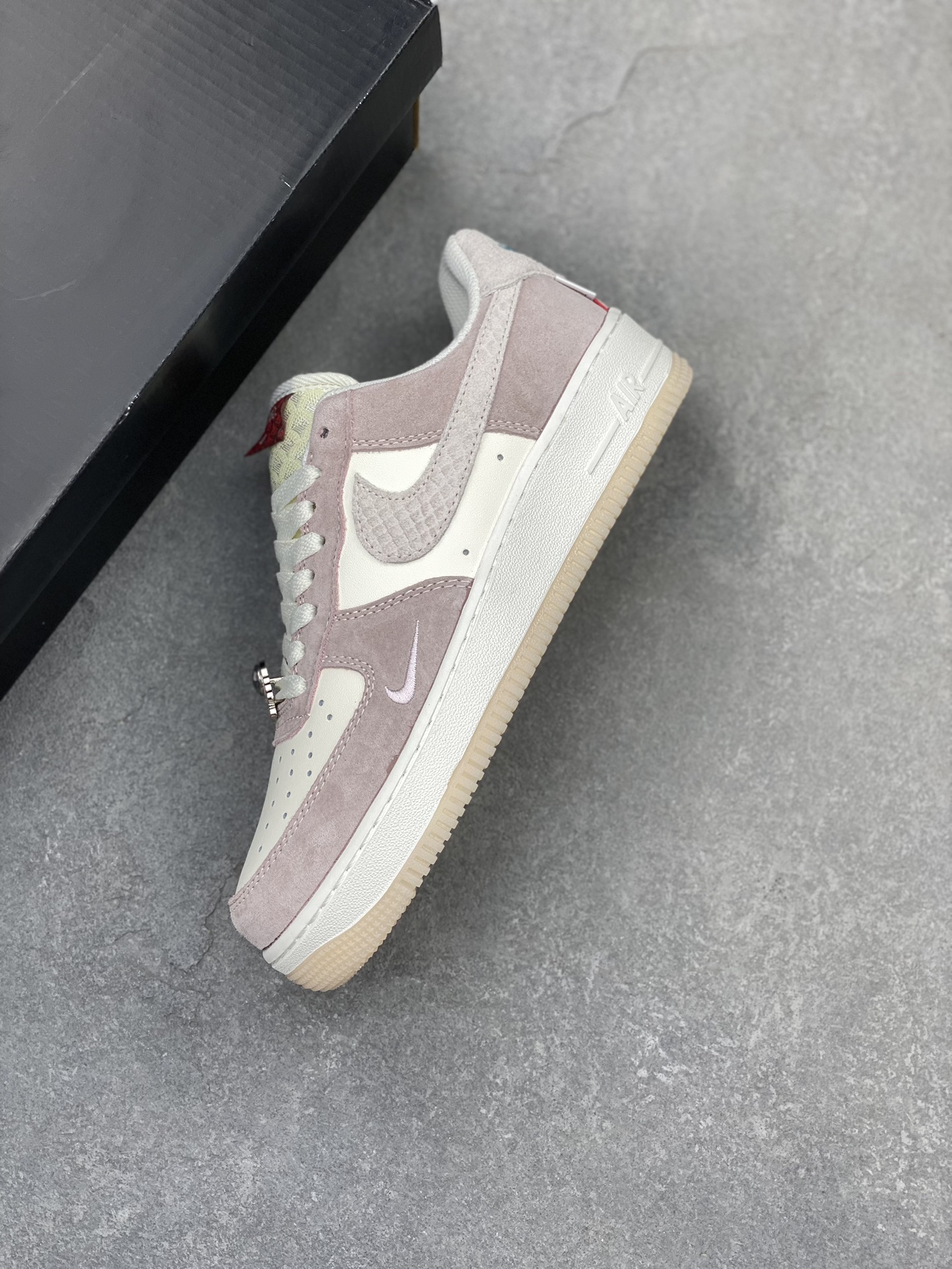 Nike Air Force 1 '07 Low 'Year of the Dragon' - Premium Comfort & Style 8 i1706300532 6524 0