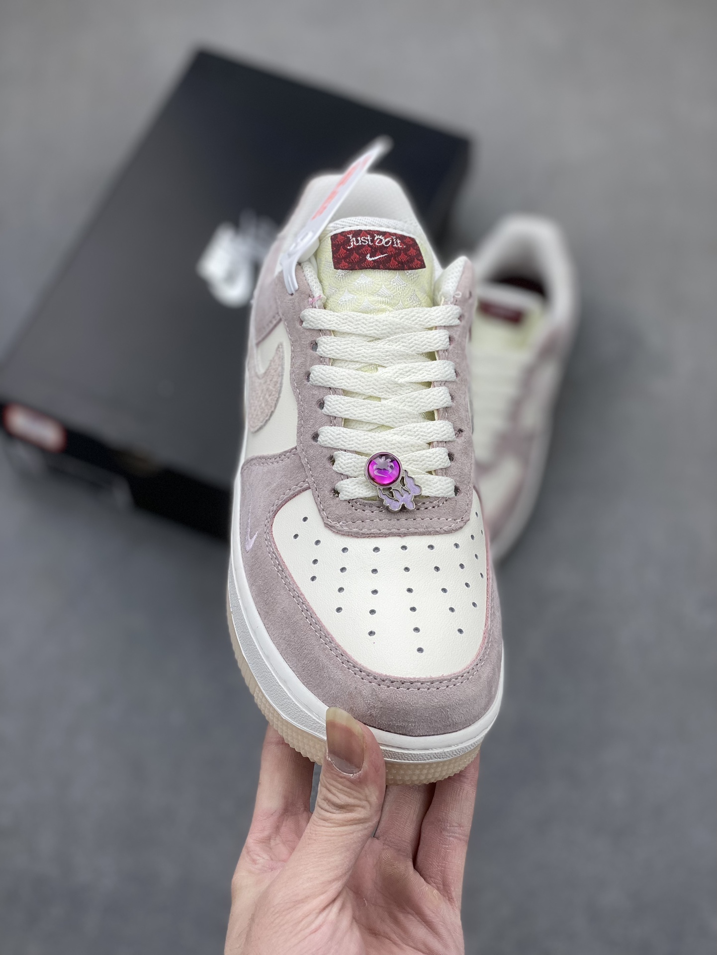 Nike Air Force 1 '07 Low 'Year of the Dragon' - Premium Comfort & Style 3 i1706300533 7025 0