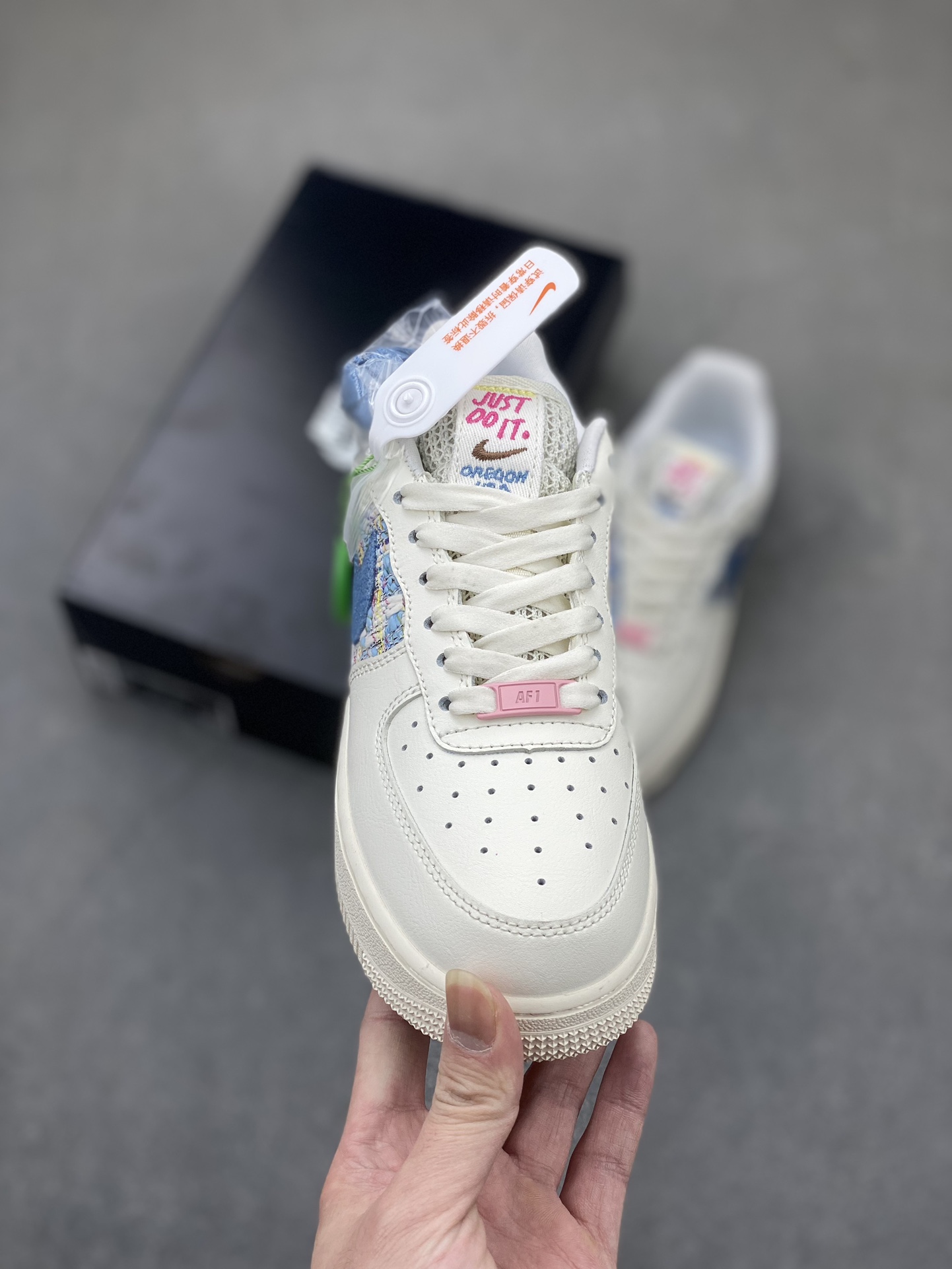 NK Air Force 1 Low 'Just Do It' Sneakers - Chanel-Inspired, Low-Top Style 3 i1710362956 477 2