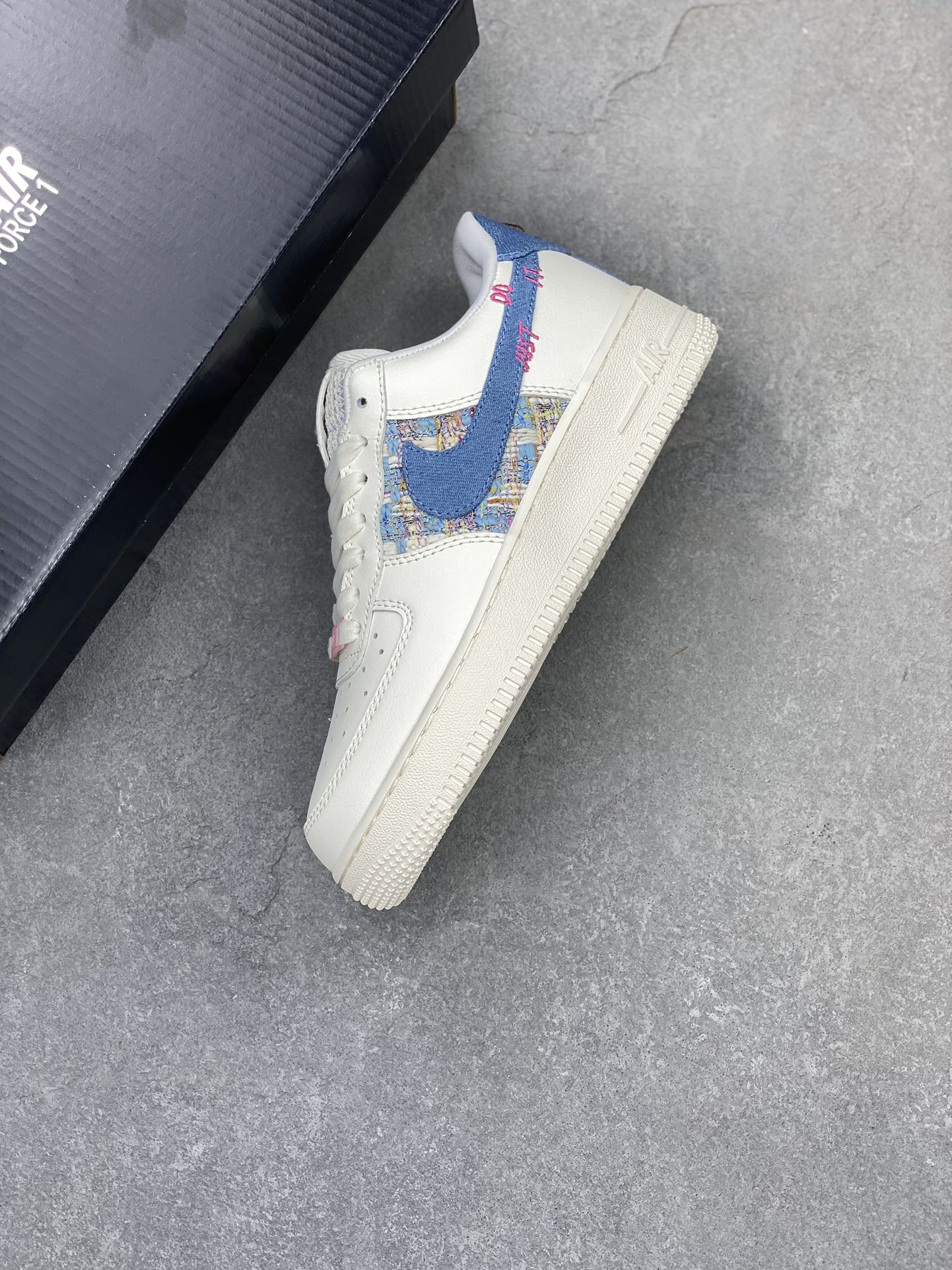 NK Air Force 1 Low 'Just Do It' Sneakers - Chanel-Inspired, Low-Top Style 8 i1710362956 9720 0