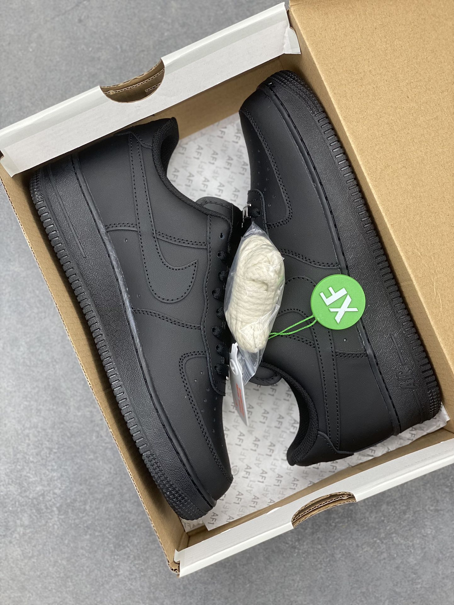 Nike Air Force 1 '07: Premium Leather, Classic Style, Includes Extra Laces 10 i1710363133 5509 0