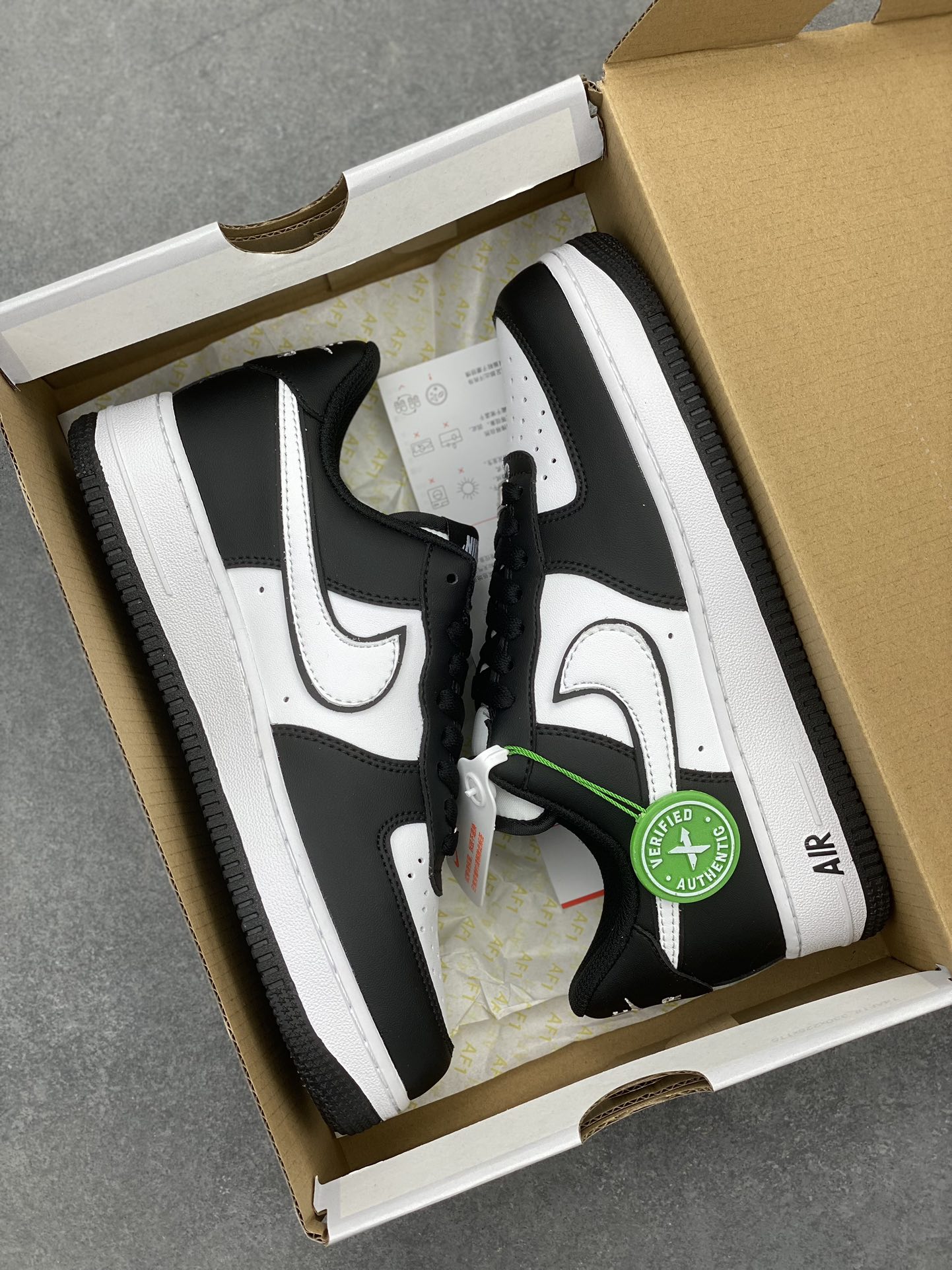 Nike Air Force 1 '07 Low Panda Black White Sneakers DV0788-001 10 i1710514105 2676 5