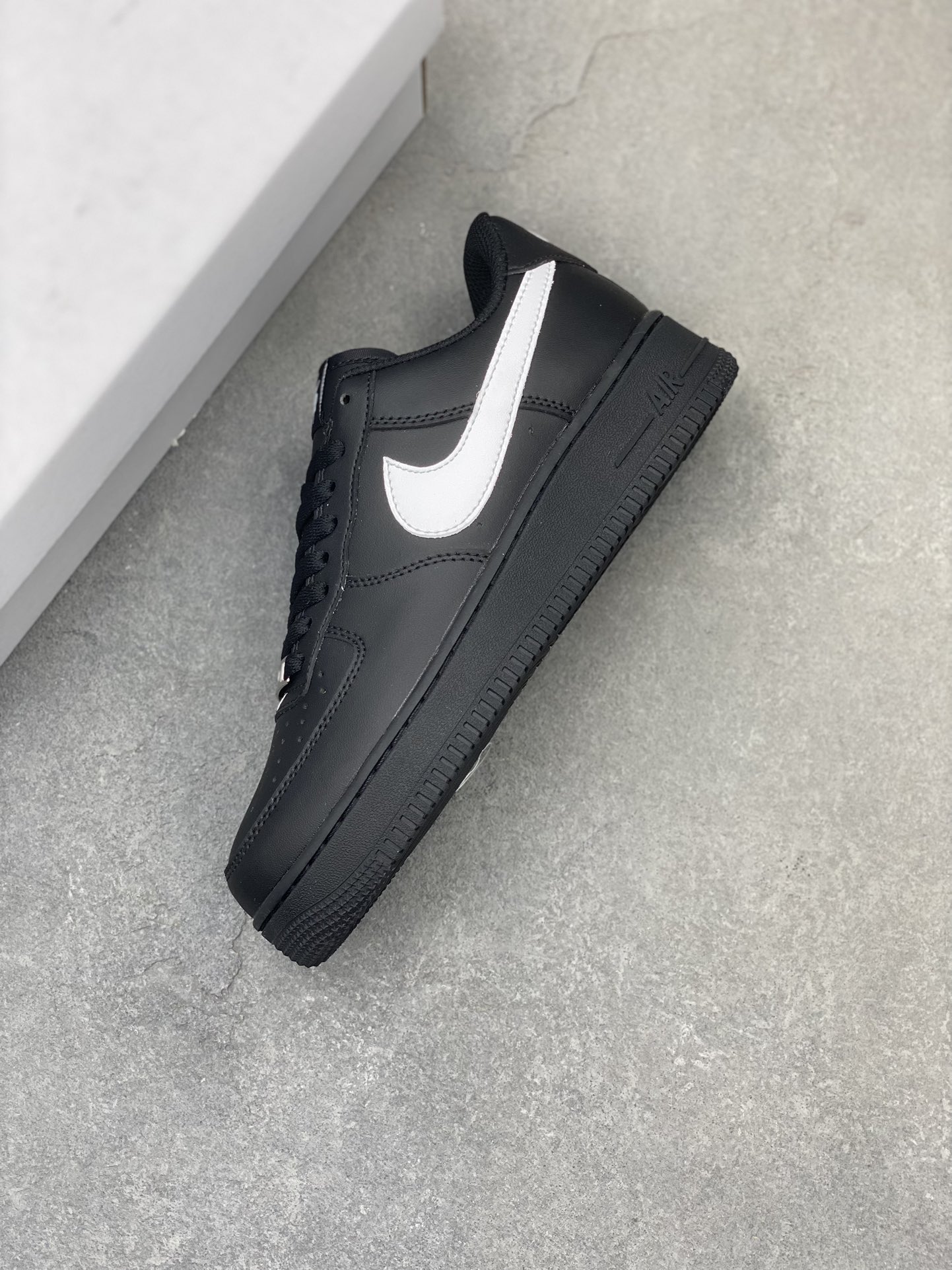 Nike Air Force 1 Low Black and White: Iconic Style and Comfort 8 i1710616587 480 0