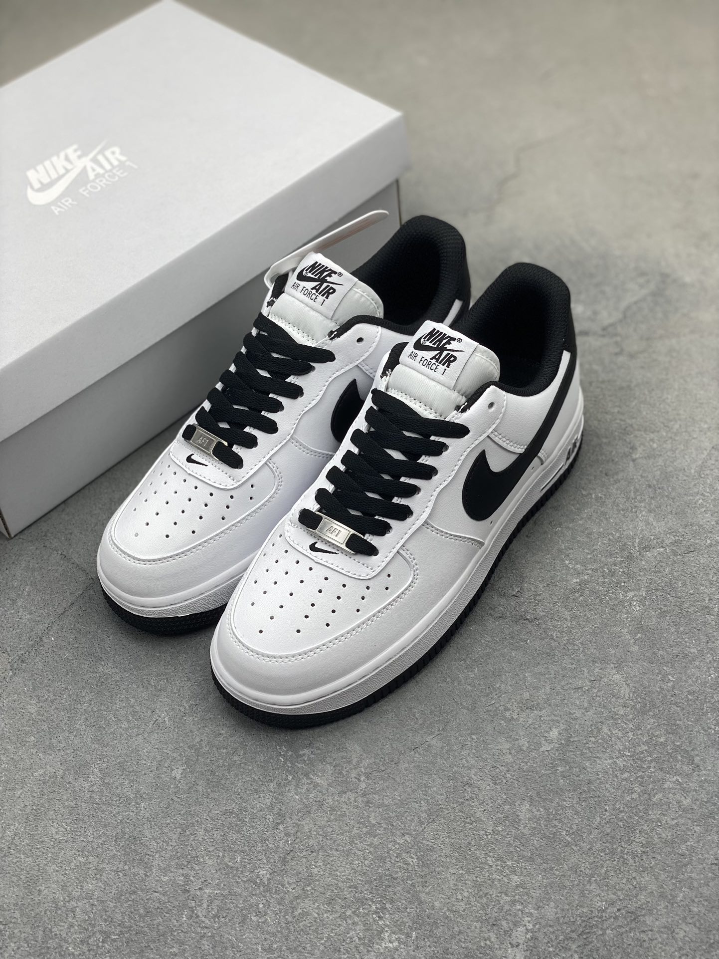 Nike Air Force 1 Low White Black - Classic Style, Modern Comfort 9 i1710616625 26 3