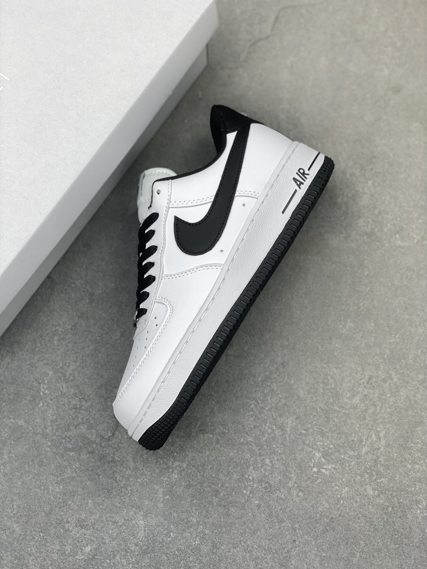 Nike Air Force 1 Low White Black - Classic Style, Modern Comfort 8 i1710616625 332 8