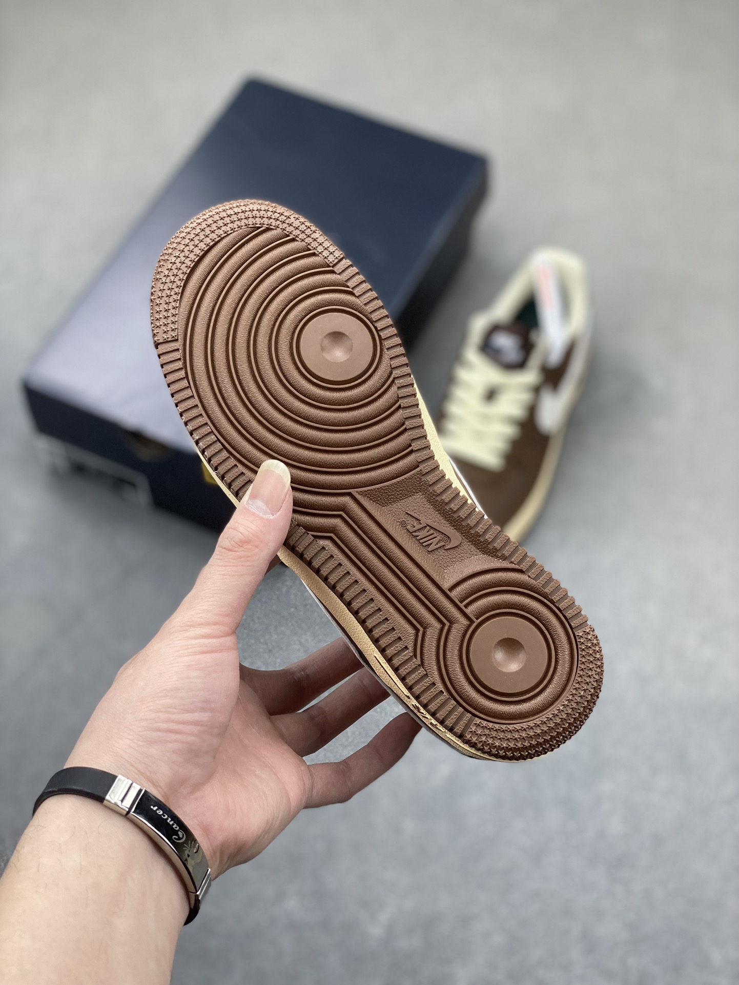 Nike Air Force 1 '07 Low Chocolate Brown/White Casual Sneakers FZ3592-259 7 i1710709840 1963 8