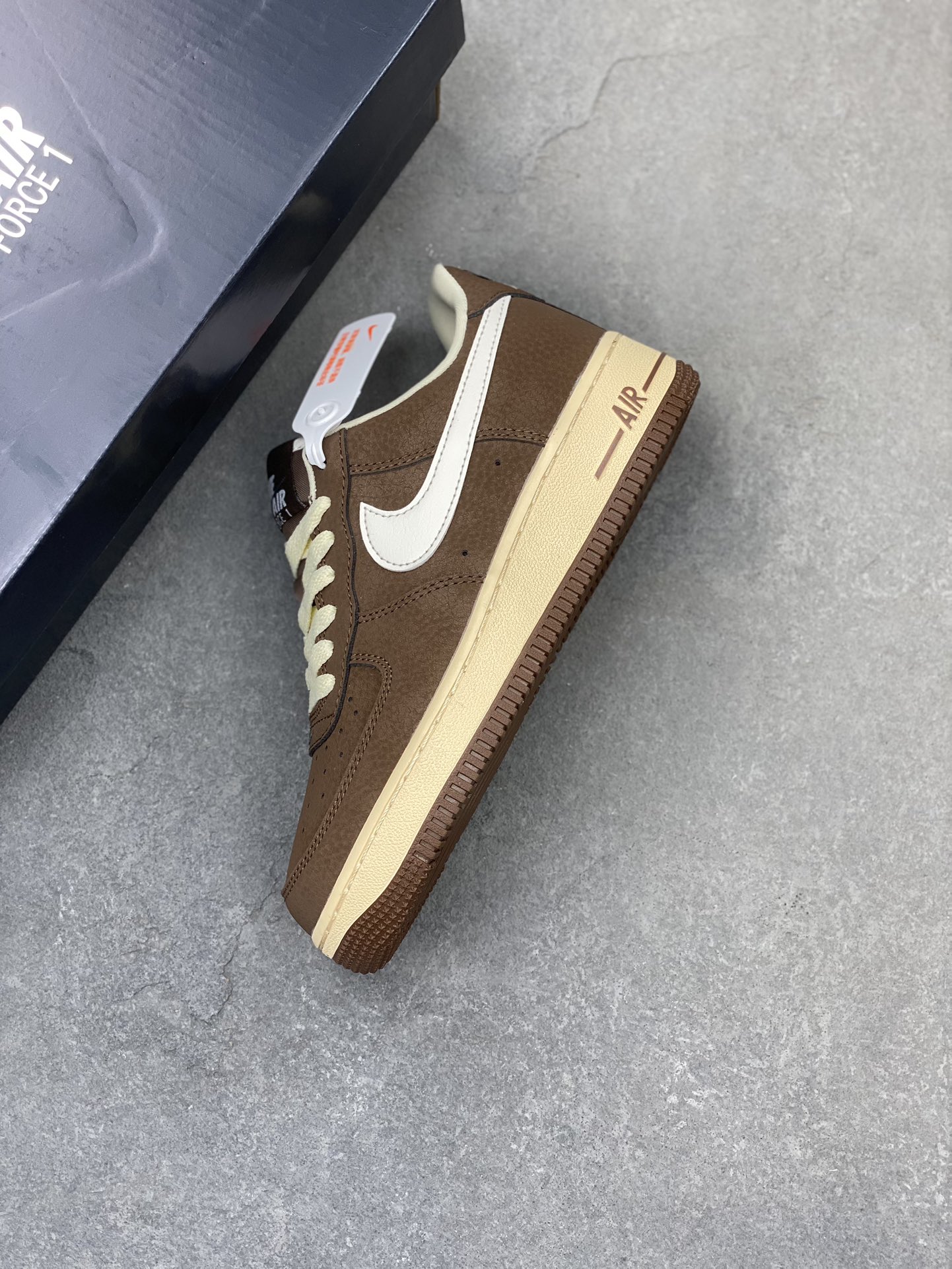 Nike Air Force 1 '07 Low Chocolate Brown/White Casual Sneakers FZ3592-259 8 i1710709840 9251 0