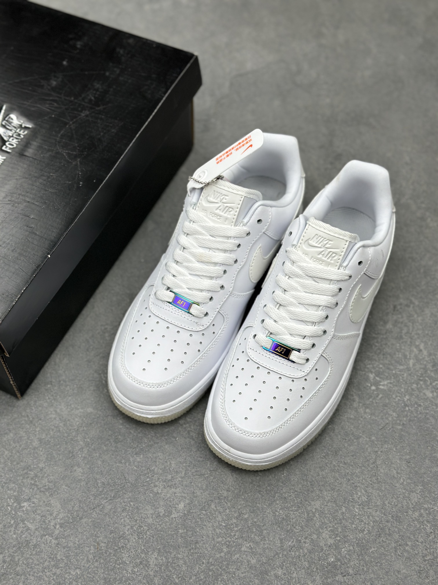 Nike Air Force 1 '07 Low White UV Reactive, Classic Style and Comfort 9 i1710782264 8941 4