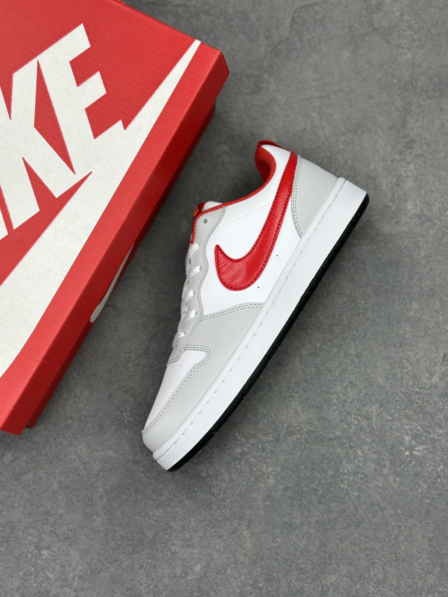 Nike Court Borough Low-Top Sneakers - Breathable Comfort and Classic Style 8 i1710785243 2129 6