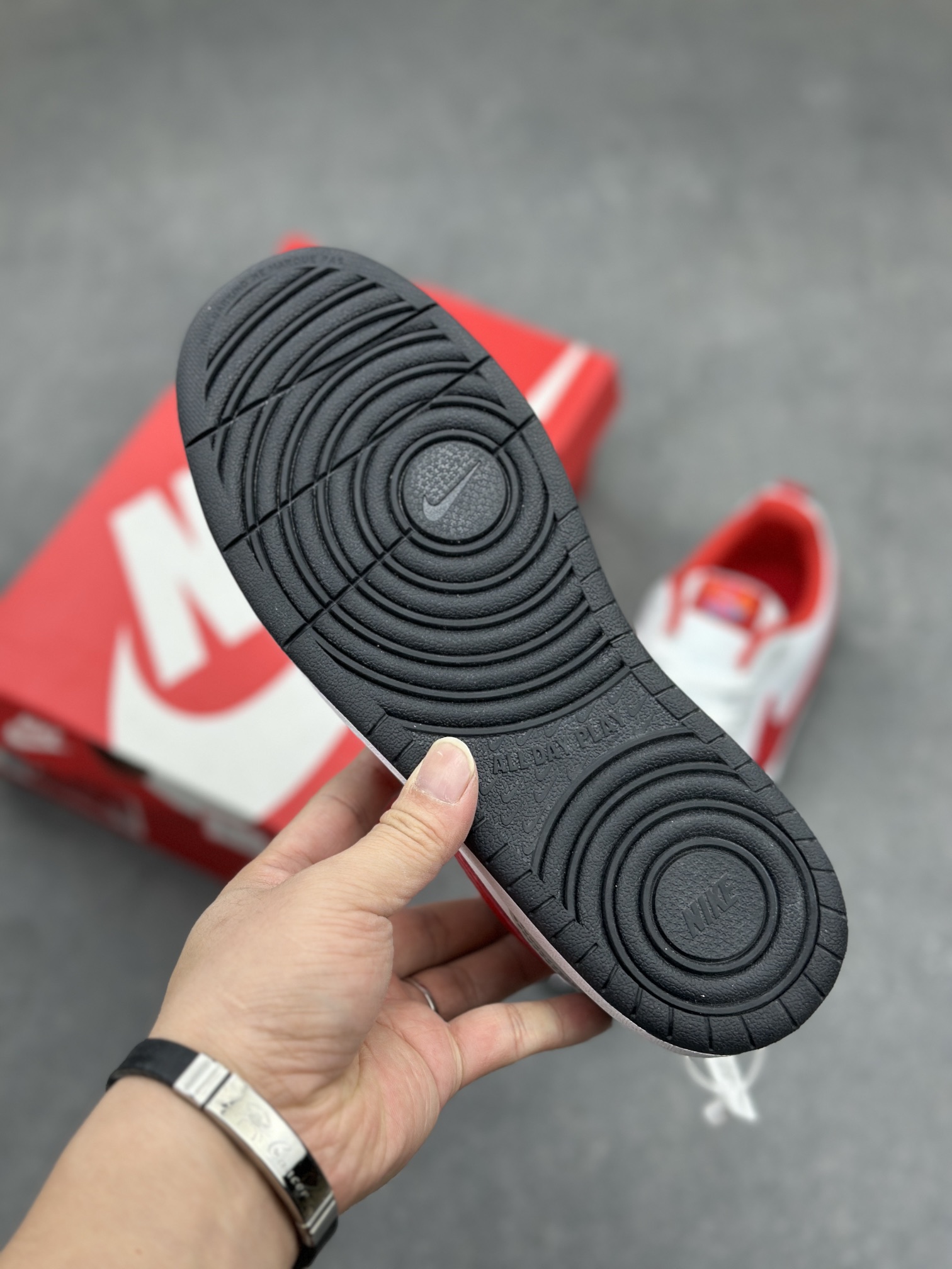 Nike Court Borough Low-Top Sneakers - Breathable Comfort and Classic Style 7 i1710785243 8538 5