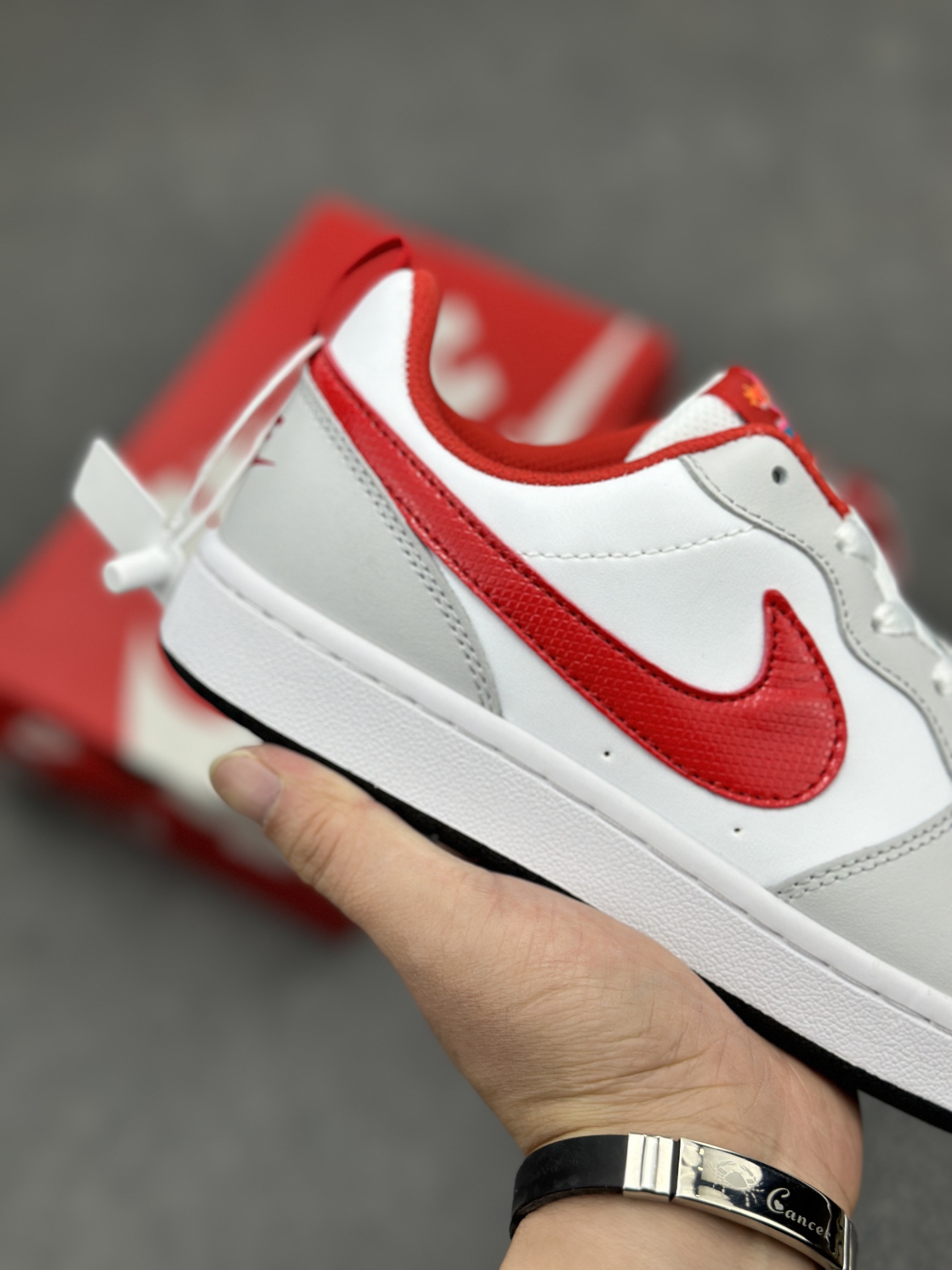 Nike Court Borough Low-Top Sneakers - Breathable Comfort and Classic Style 6 i1710785243 894 4