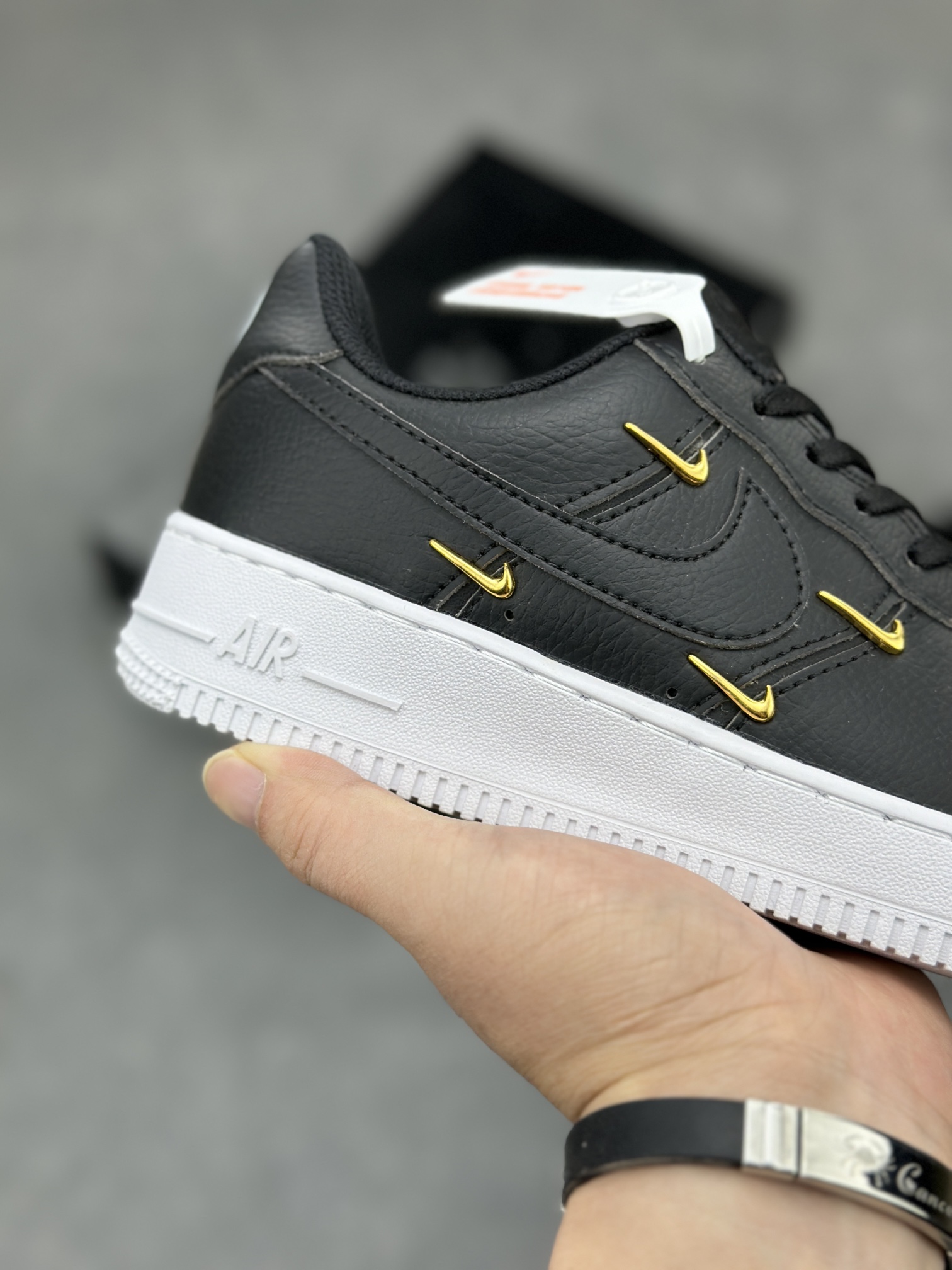 Nike Air Force 1 Low Black Metallic Gold - Classic Style, Modern Comfort 6 i1710785375 570 3