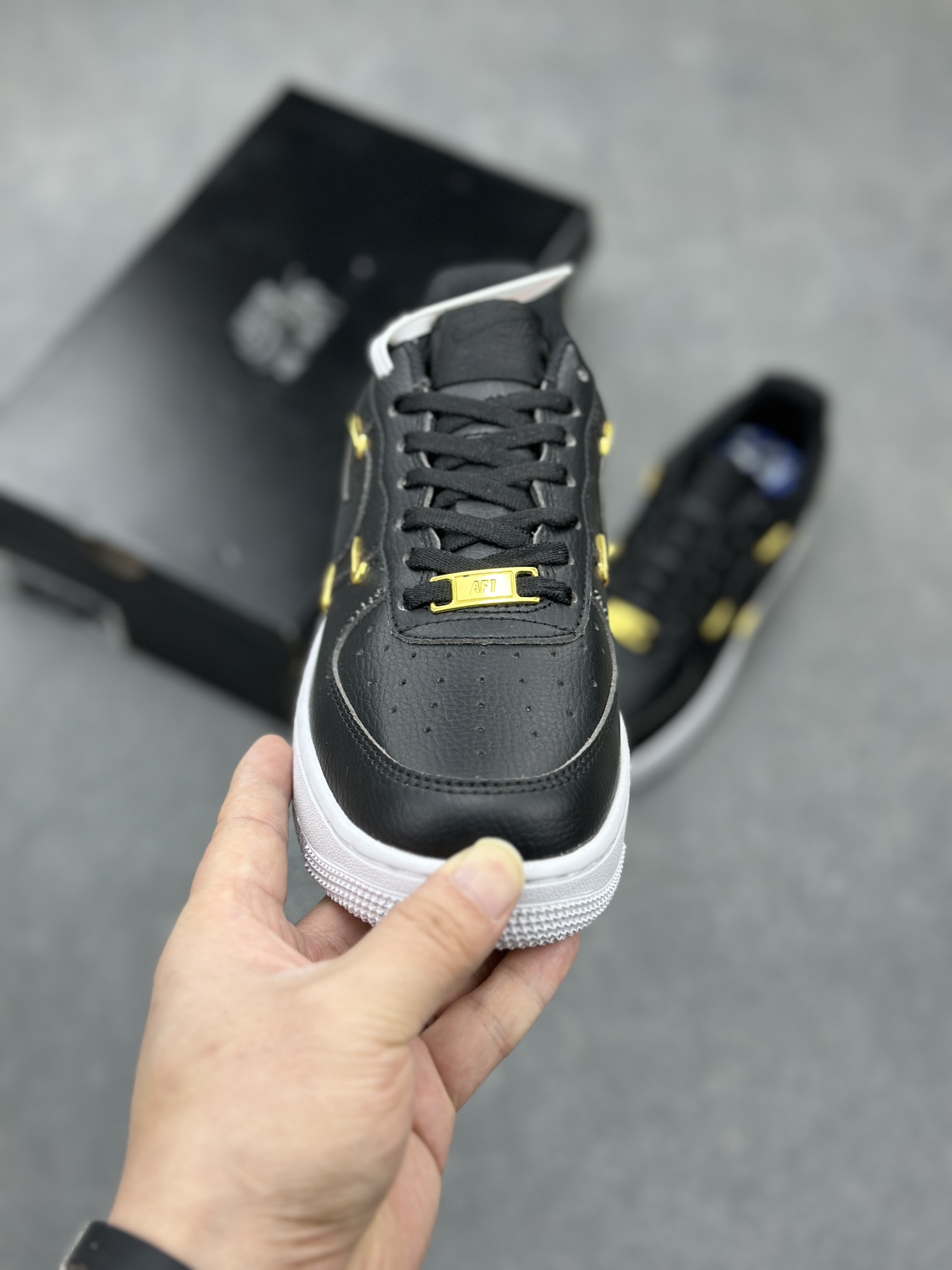 Nike Air Force 1 Low Black Metallic Gold - Classic Style, Modern Comfort 3 i1710785375 5910 0