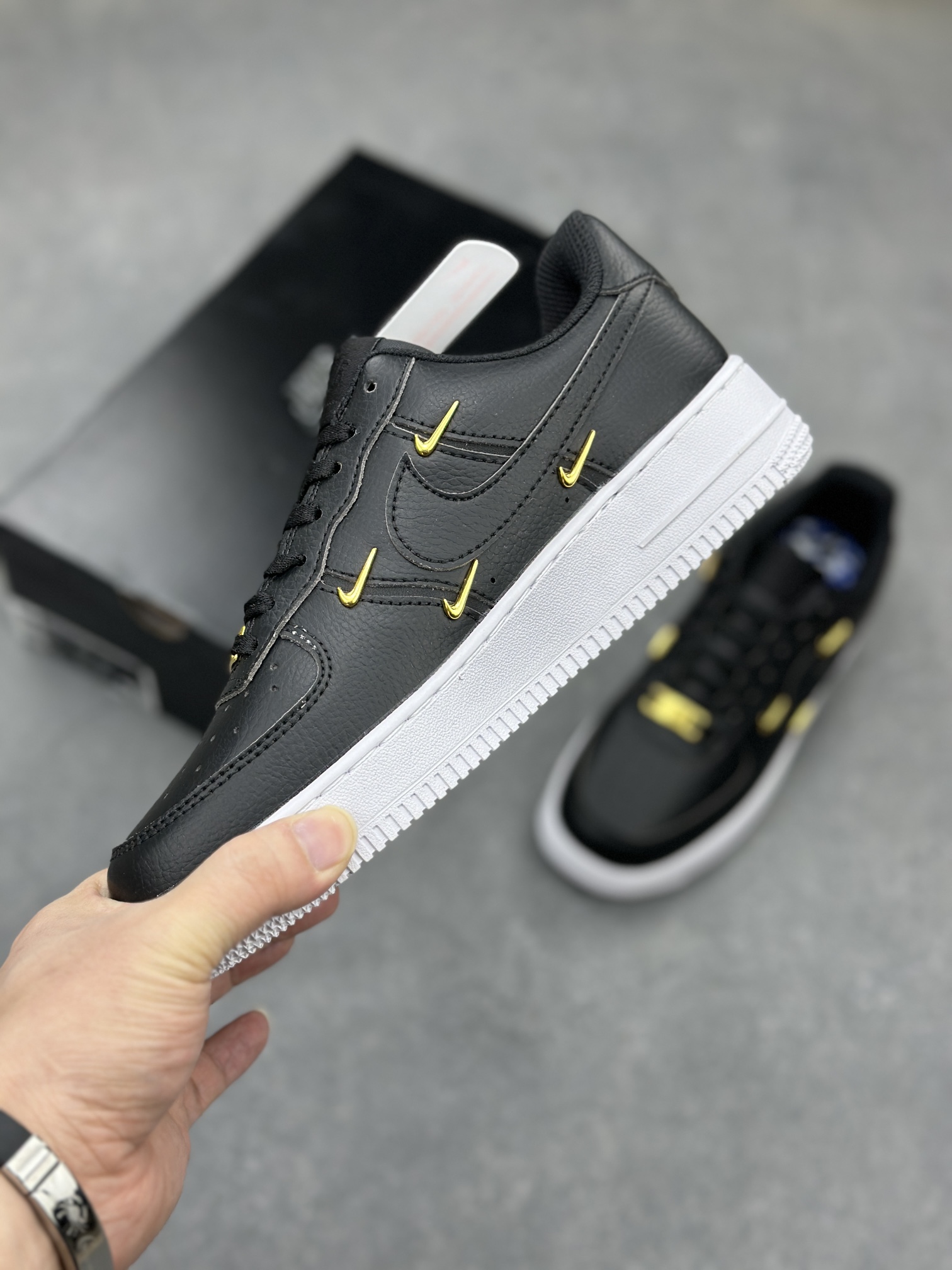 Nike Air Force 1 Low Black Metallic Gold - Classic Style, Modern Comfort 4 i1710785375 9553 2