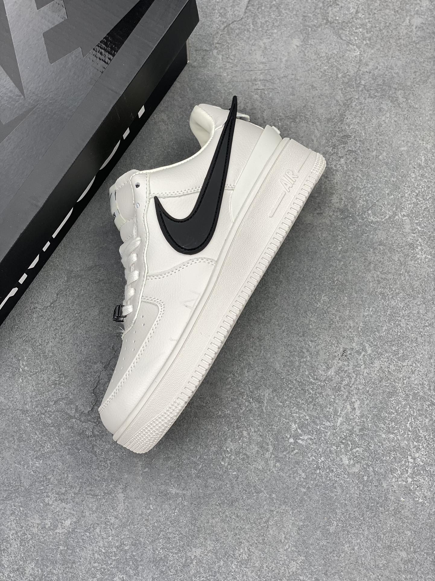 AMBUSH x Nike Air Force 1 Low Black White Sneakers DV3464-002 8 i1711055644 7187 7