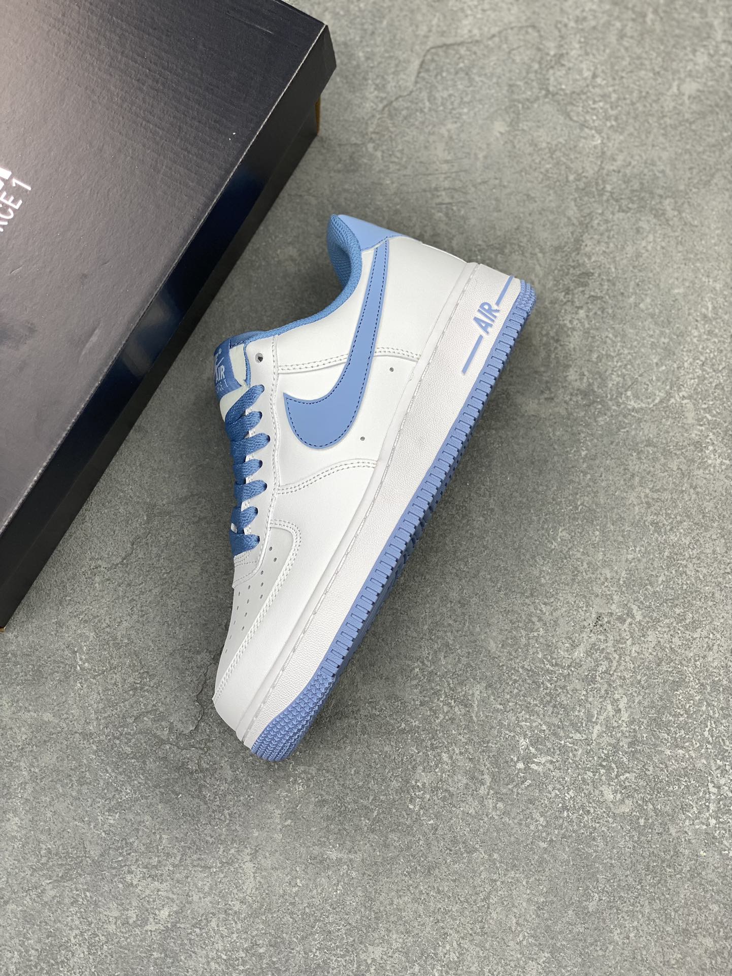 Nike Air Force 1 Low 'University Blue' Classic Comfort & Style 8 i1711055896 6347 1