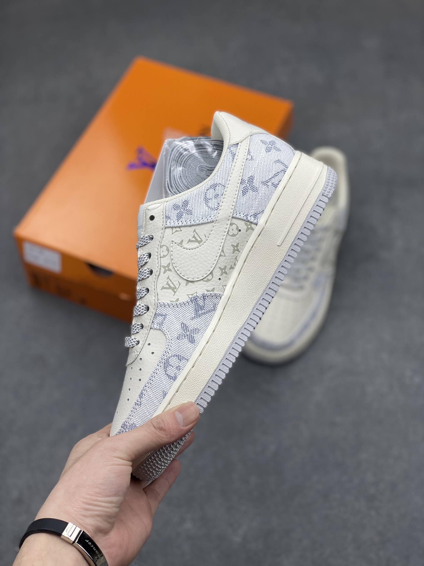 Nike Air Force 1 '07 Low Louis Vuitton Collab Sneakers - Limited Edition 4 i1711173189 3205 2