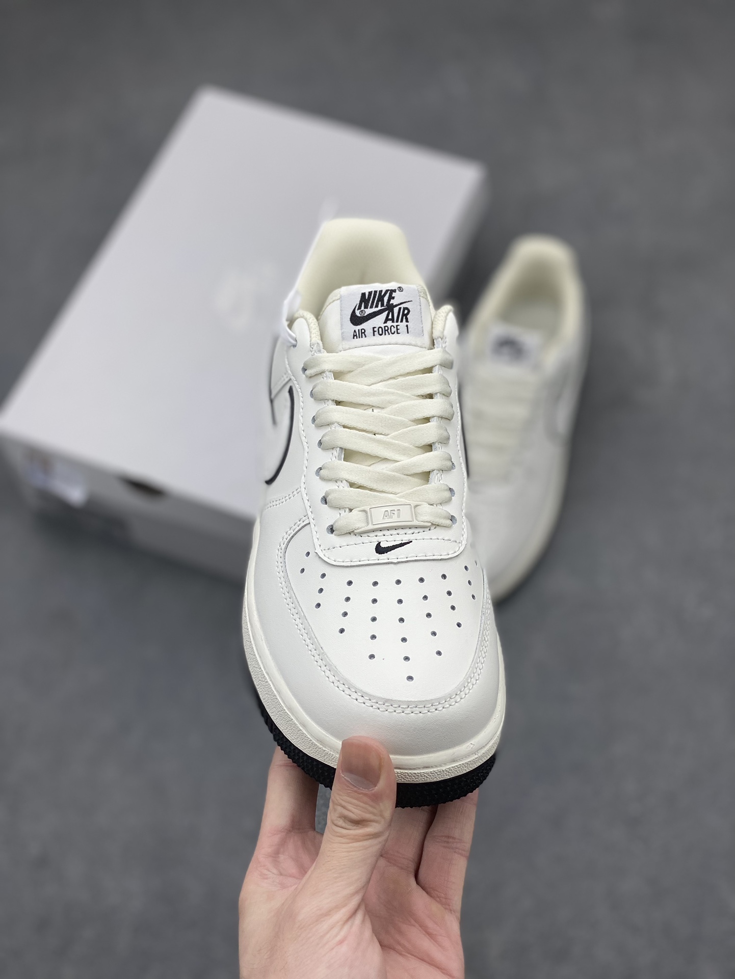 Nike Air Force 1 Low '07: Iconic Style & All-Day Comfort - Cream/Black 3 i1711174459 4658 4