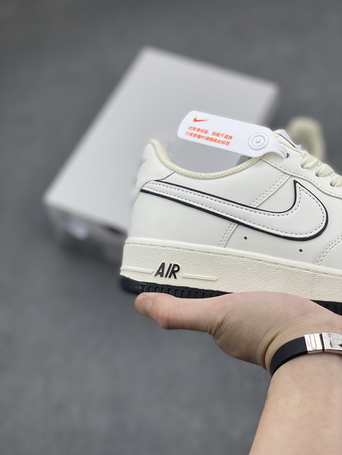 Nike Air Force 1 Low '07: Iconic Style & All-Day Comfort - Cream/Black 6 i1711174459 7789 5