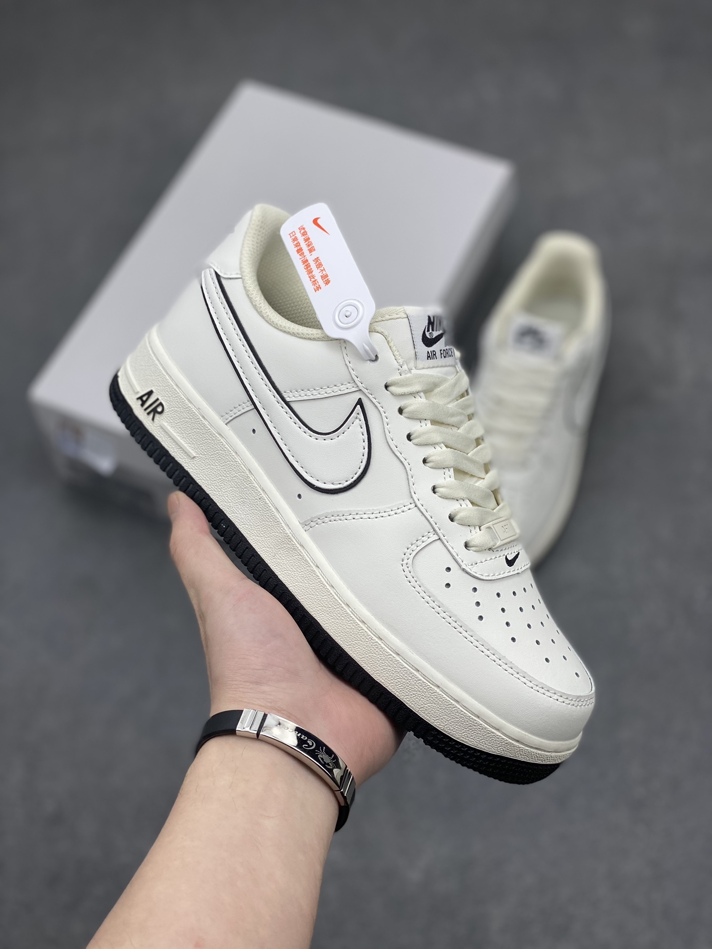 Nike Air Force 1 Low '07: Iconic Style & All-Day Comfort - Cream/Black 2 i1711174459 9828 2