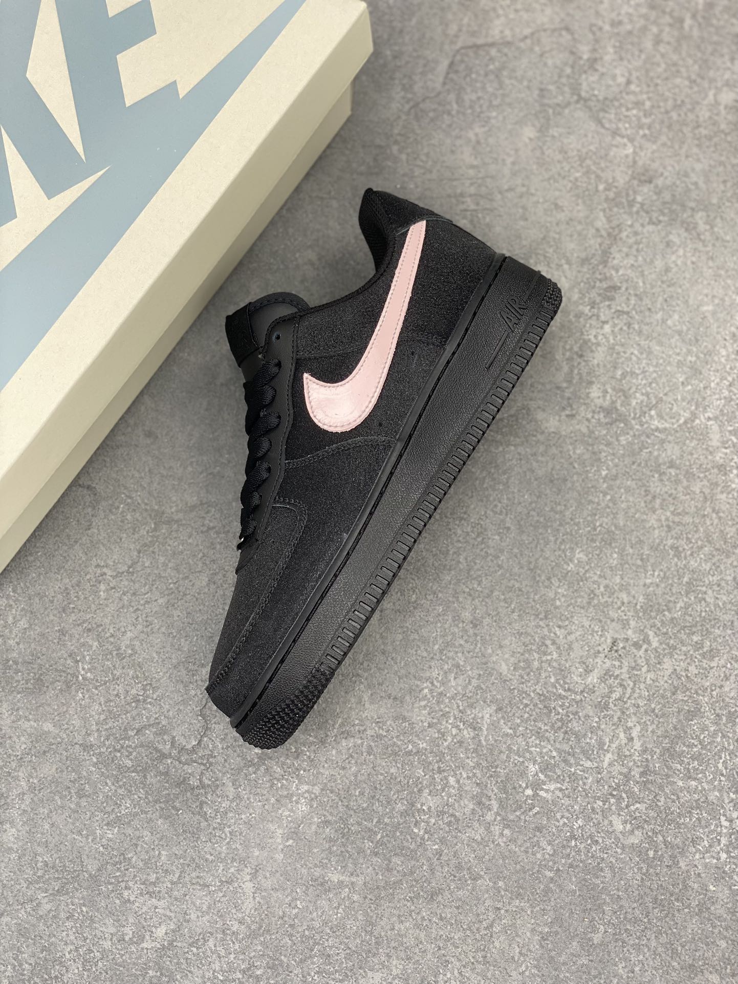 Nike Air Force 1 Black/Pink Sneakers - Style & Comfort Combined 8 i1711304302 6617 3