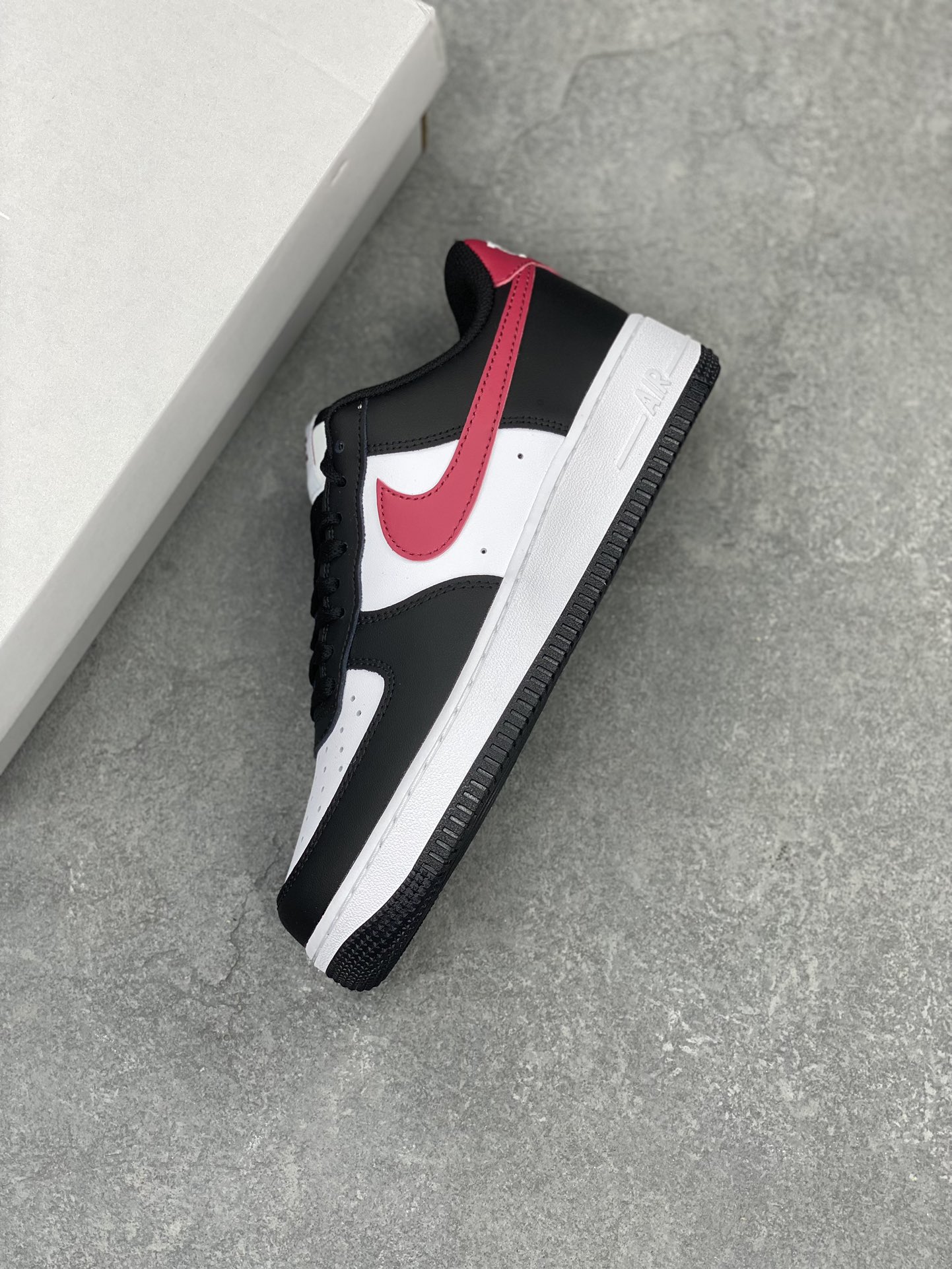 Nike Air Force 1 Low '07 Black/White/Red – Iconic Style with Comfort 8 i1711650080 9498 8