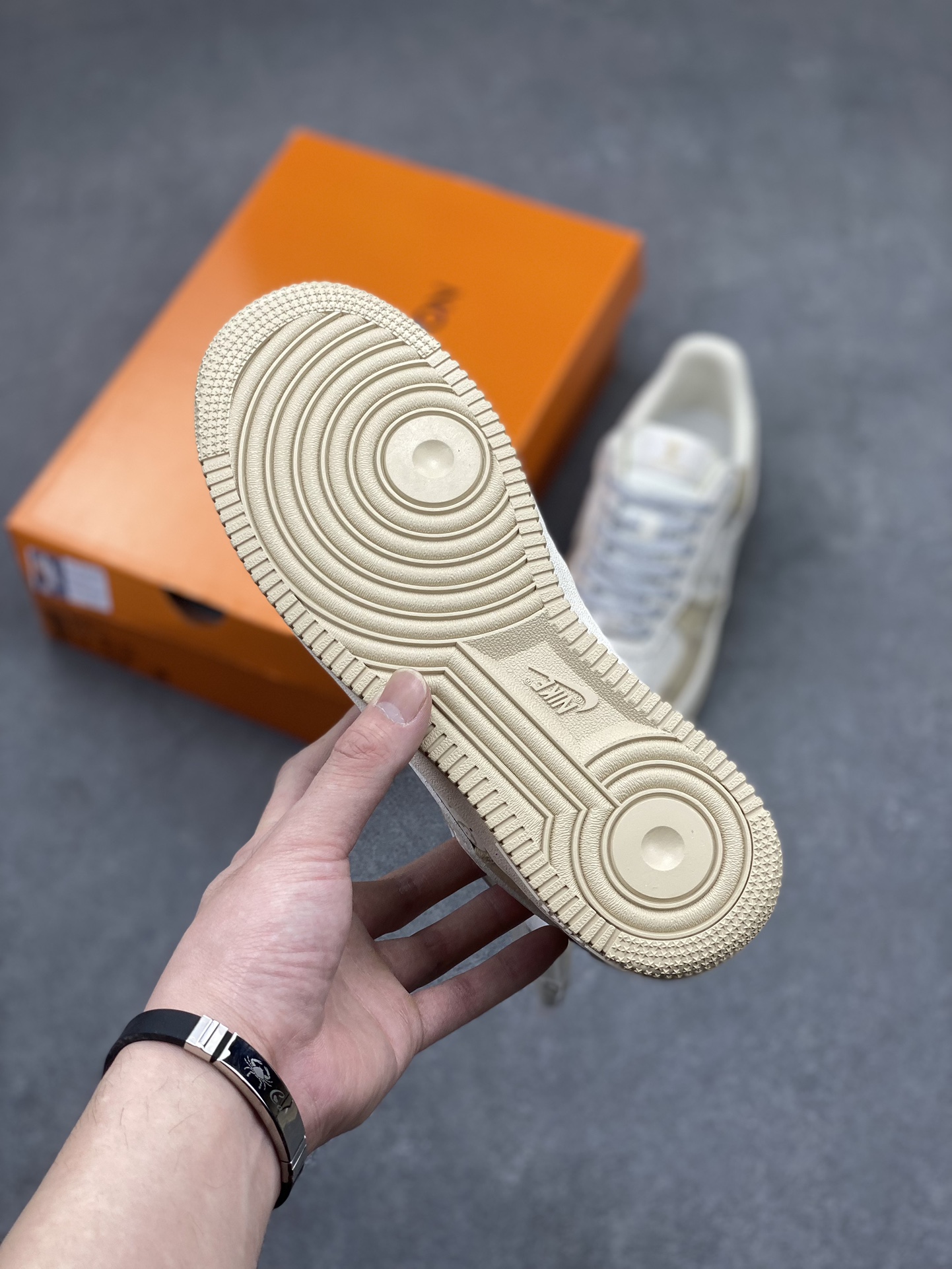 Nike Air Force 1 '07 Low Louis Vuitton Collab Sneakers - Khaki/Denim Edition 20 i1711650152 3601 0