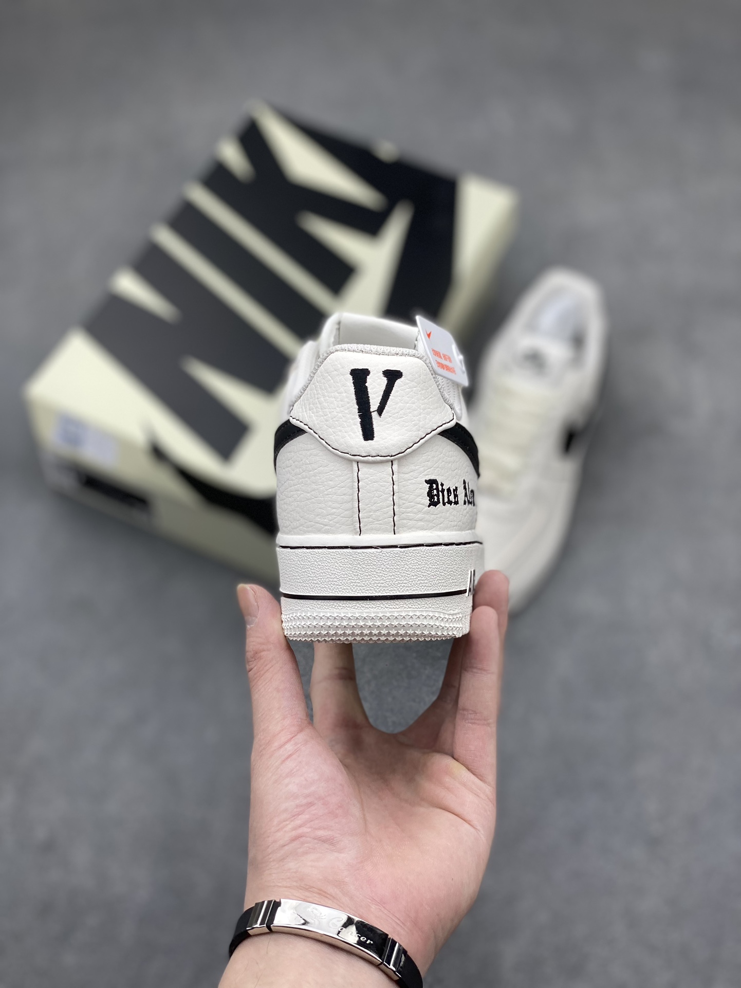 Vlone x Nike Air Force 1 '07 Low White/Black Casual Sneakers AA5360-002 5 i1711650390 4990 1