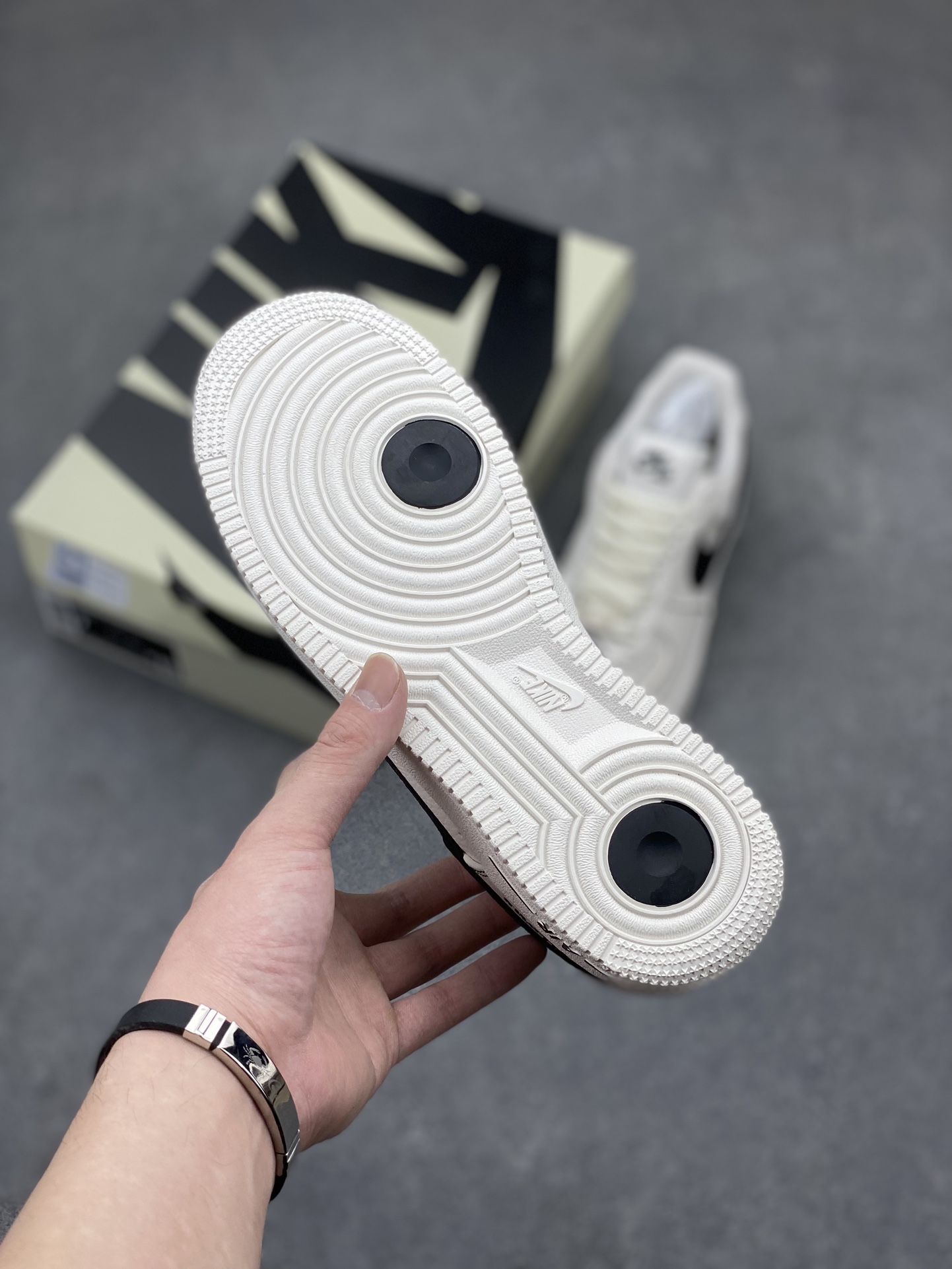 Vlone x Nike Air Force 1 '07 Low White/Black Casual Sneakers AA5360-002 7 i1711650390 5184 5