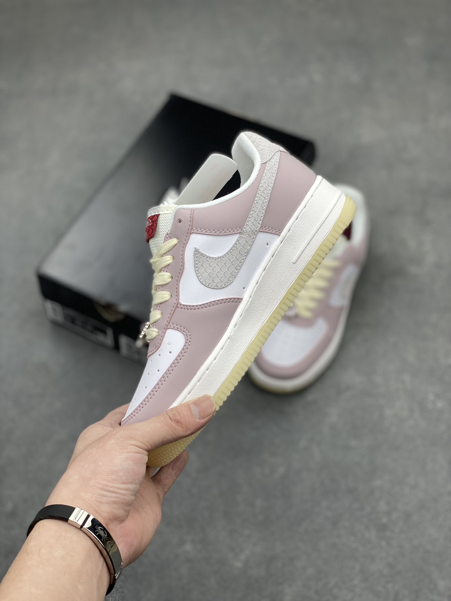 Nike Air Force 1 '07 Low 'Year of The Dragon' Casual Sneakers 4 i1711650697 470 2