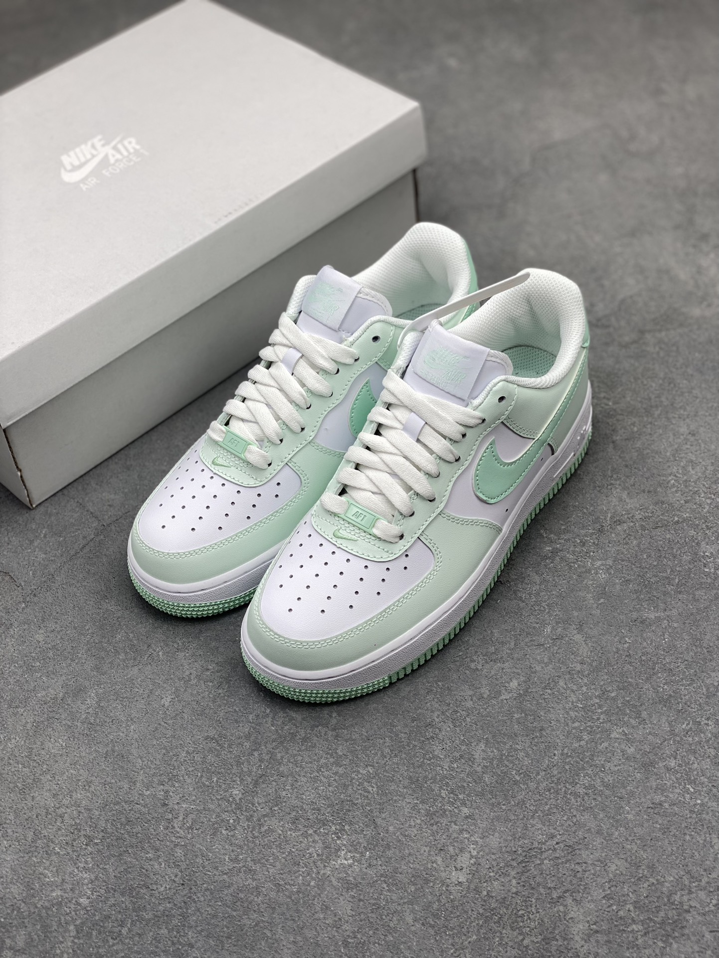 Nike Air Force 1 '07 Low White Green Casual Sneakers FZ4123-394 9 i1711742706 5942 0