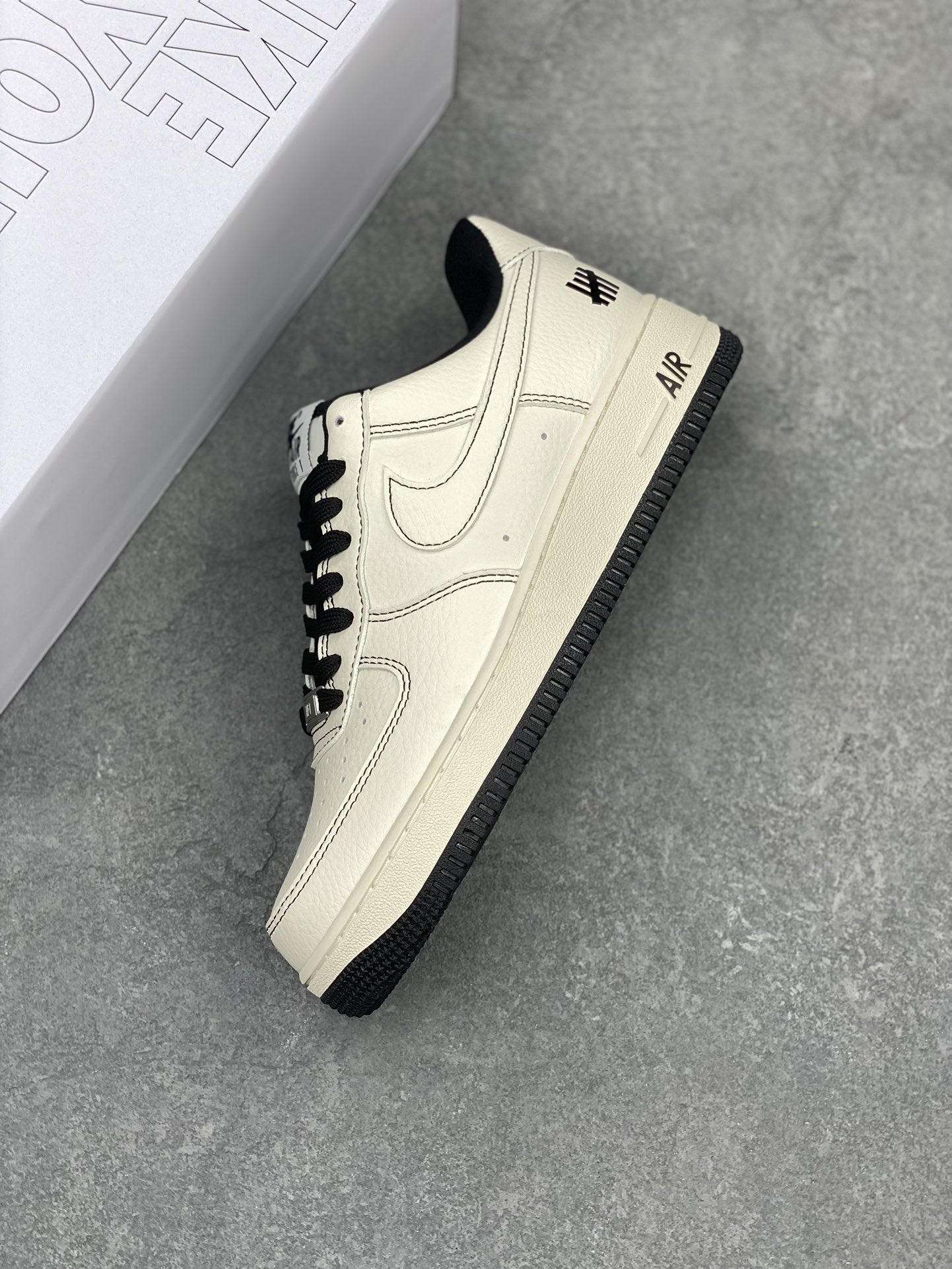 Nike Air Force 1 '07 Low Custom White Casual Sneakers CW2288-111 8 i1711914935 2533 6