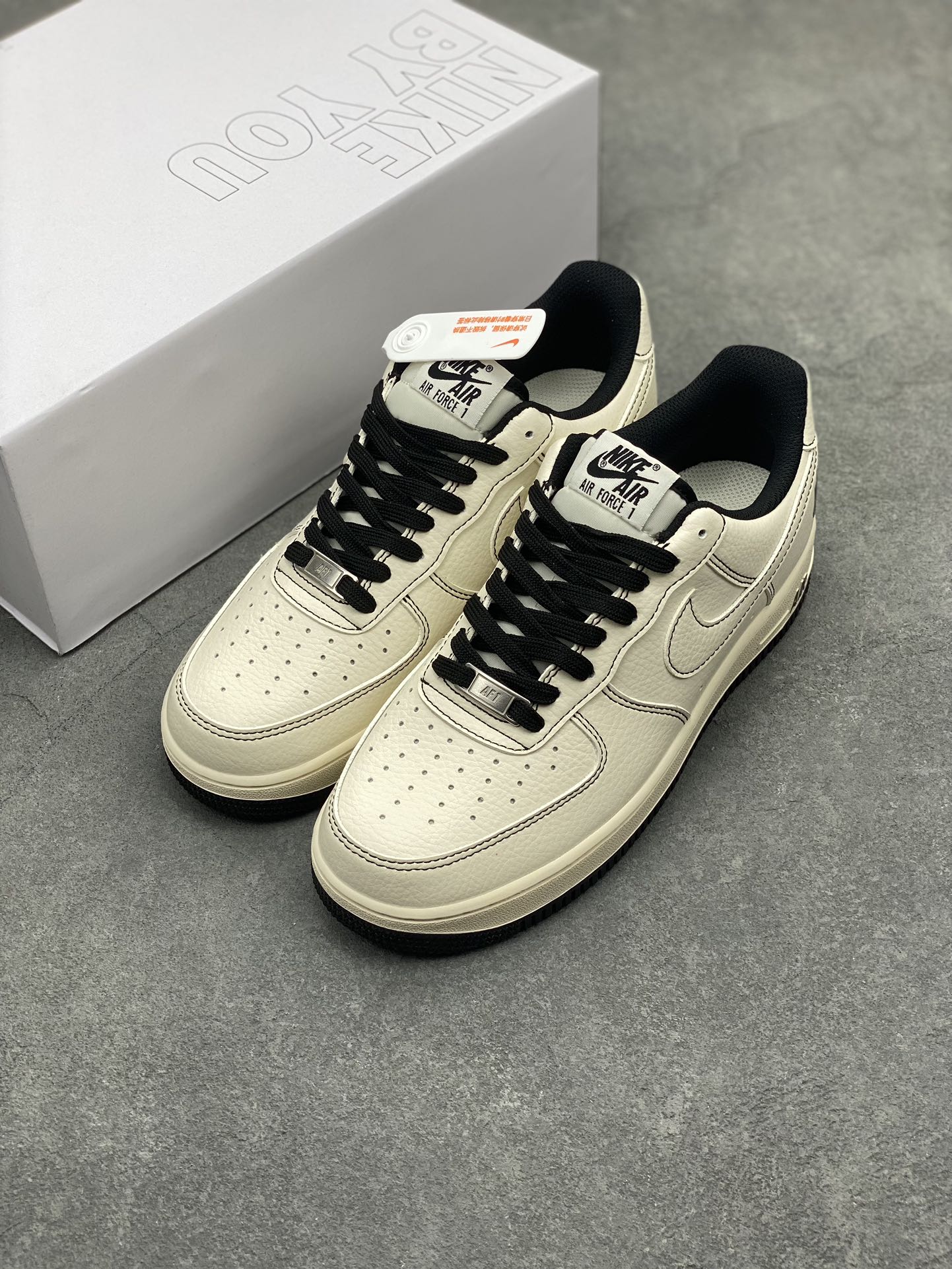 Nike Air Force 1 '07 Low Custom White Casual Sneakers CW2288-111 9 i1711914935 4201 5