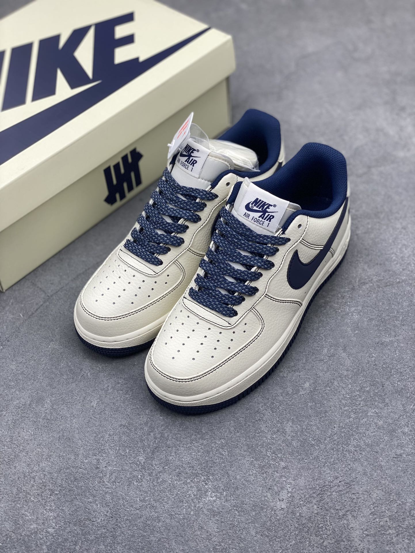 Undefeated x Nike Air Force 1 Low Cream/Navy Limited Edition Sneakers 9 i1711995737 9967 3